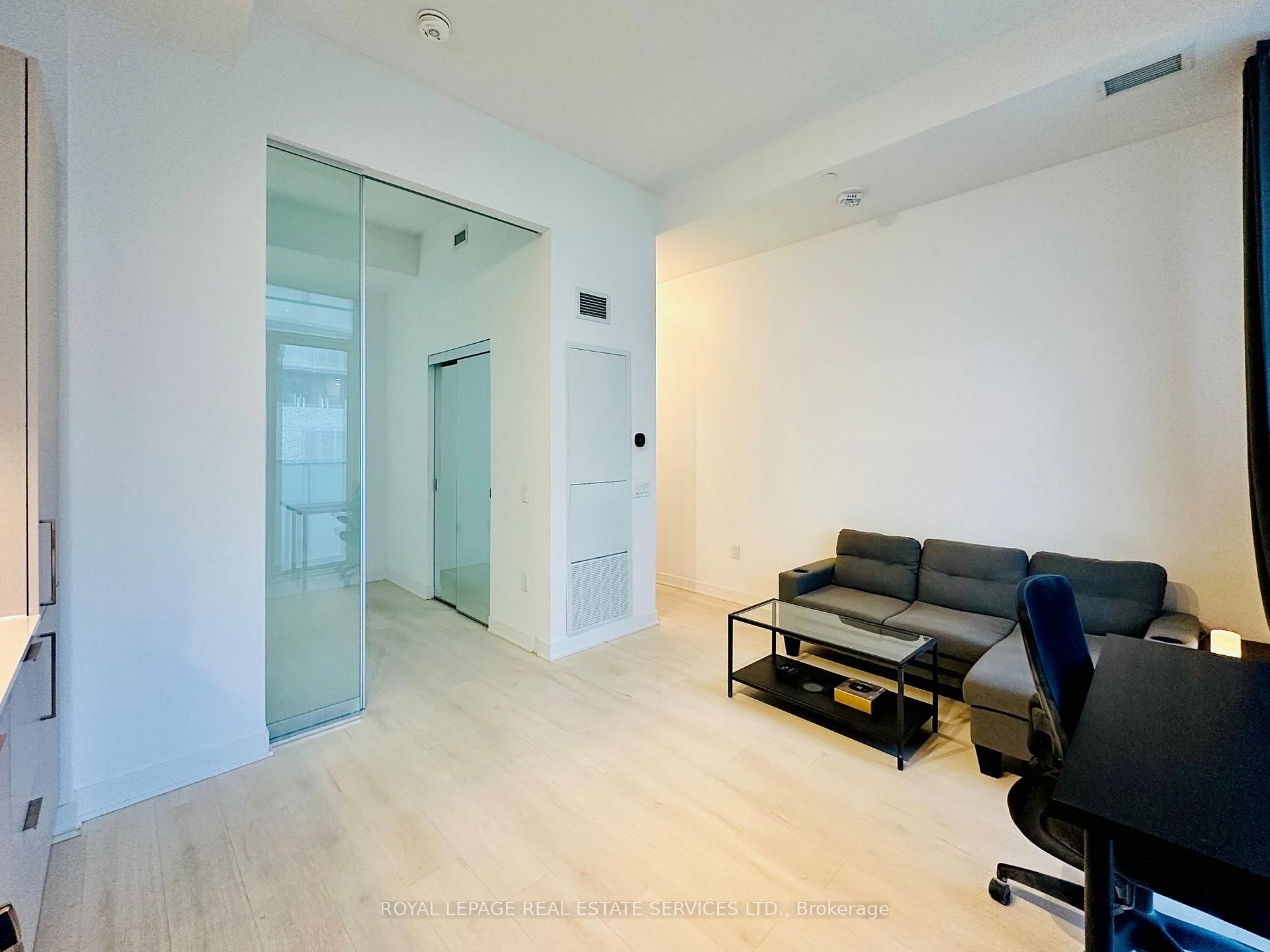 Photo 8 of Unit 323, 3900 Confederation Parkway, Mississauga, City Centre — HOMEH