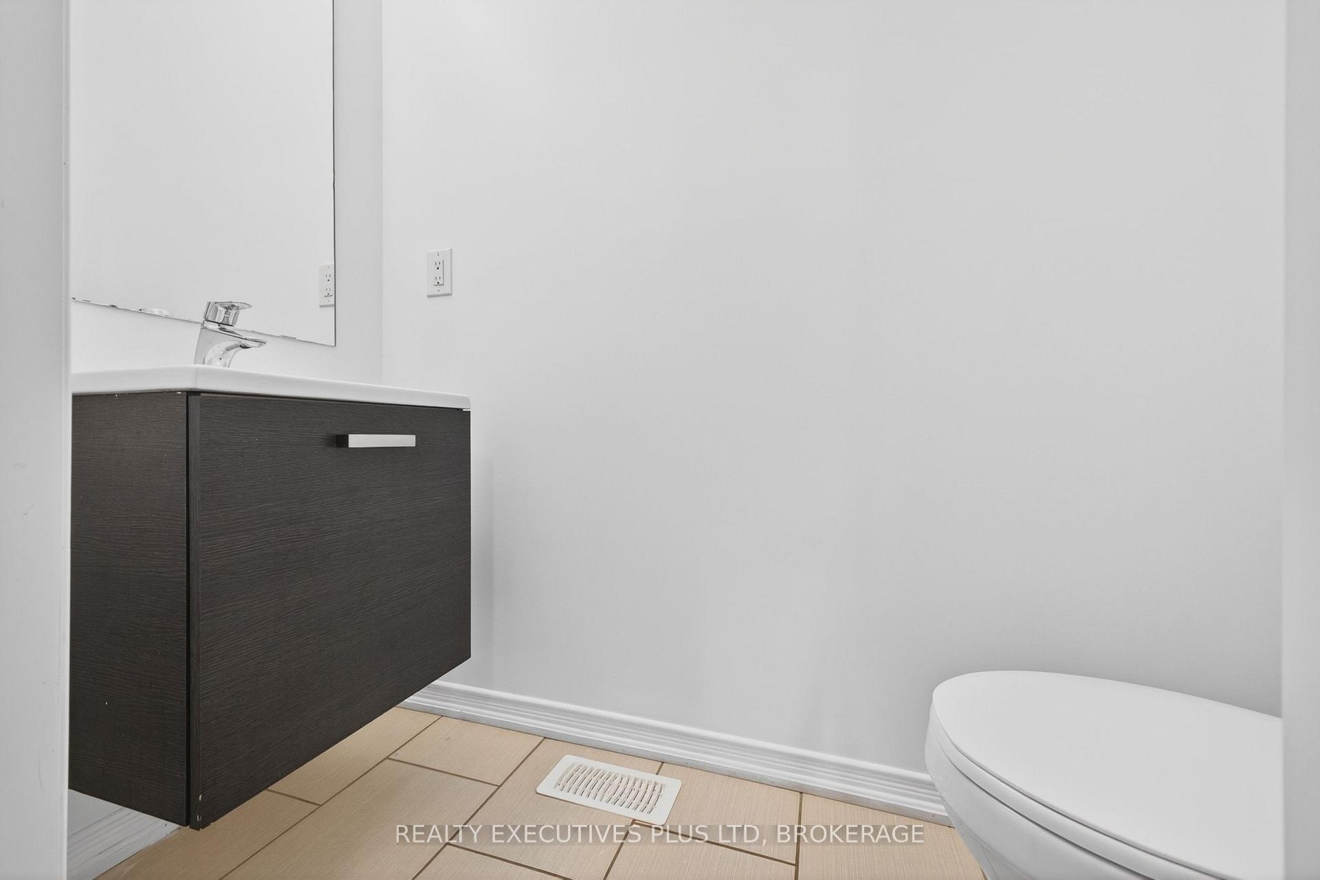Photo 21 of 7829 Buckeye Crescent, Niagara Falls, Brown — HOMEH