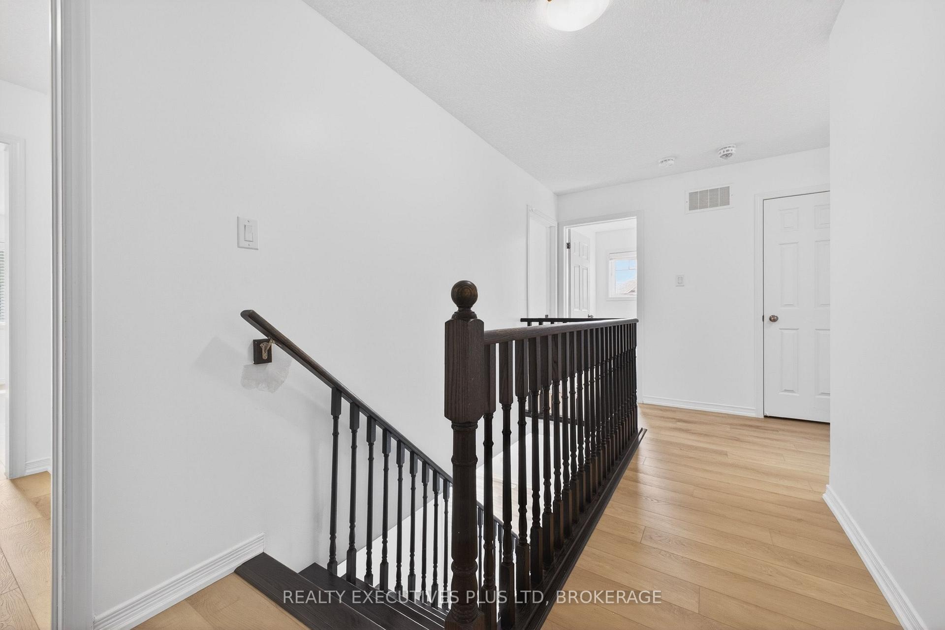 Photo 22 of 7829 Buckeye Crescent, Niagara Falls, Brown — HOMEH
