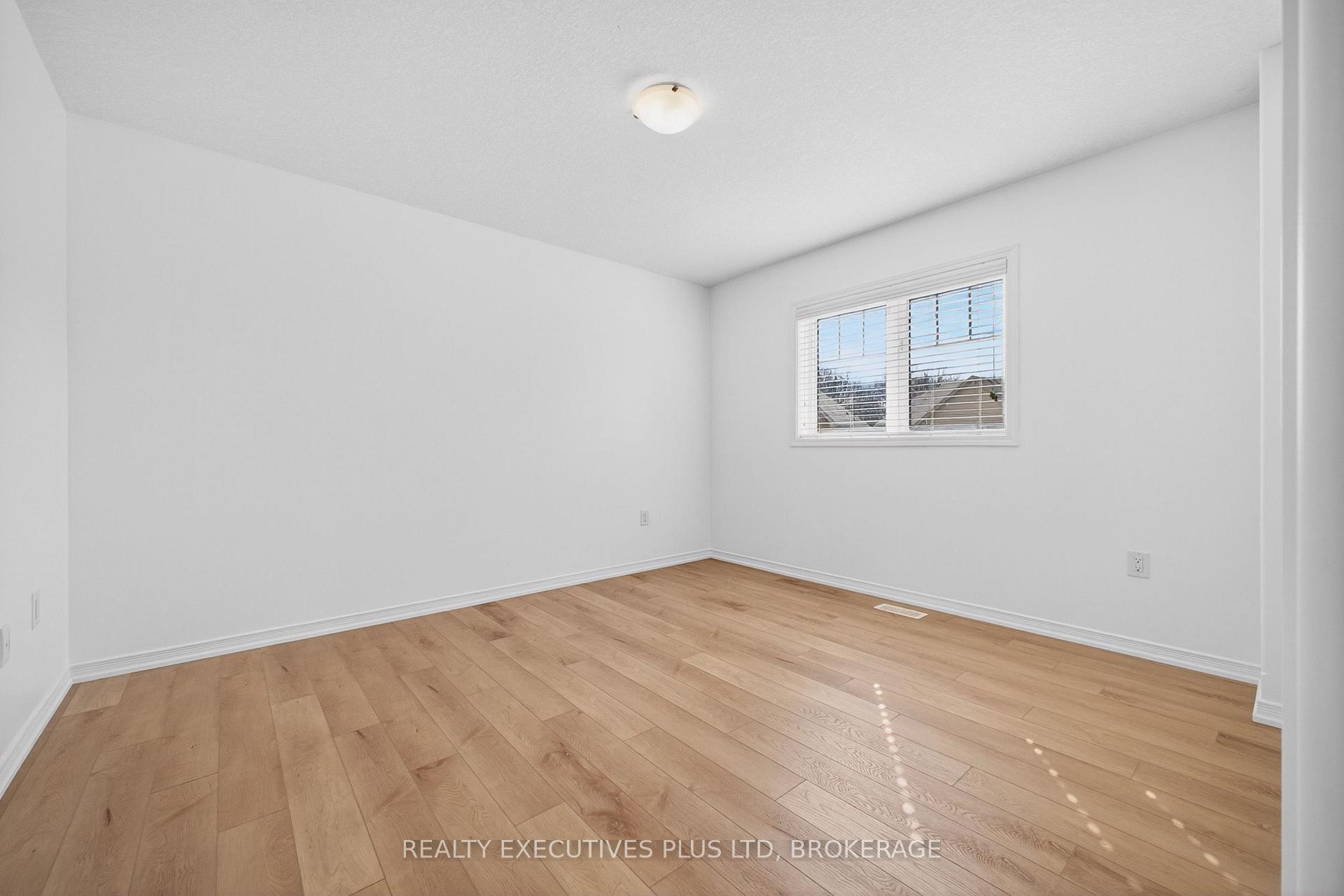Photo 31 of 7829 Buckeye Crescent, Niagara Falls, Brown — HOMEH