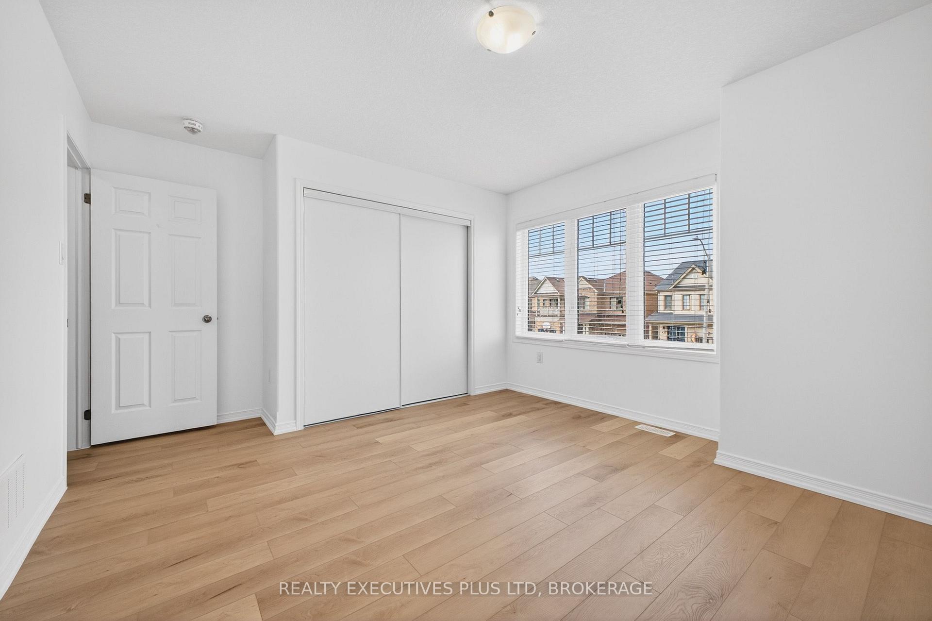 Photo 38 of 7829 Buckeye Crescent, Niagara Falls, Brown — HOMEH