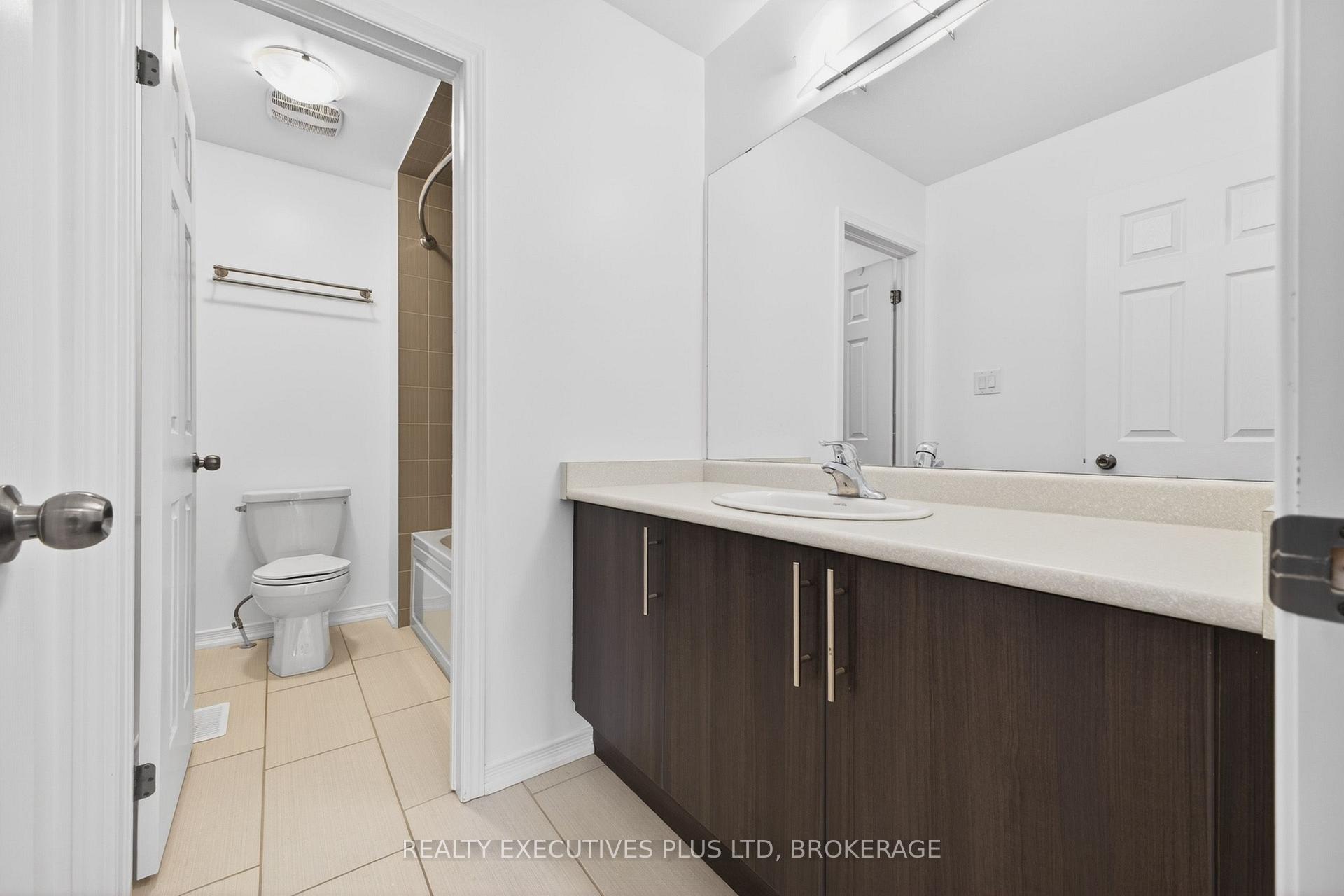 Photo 39 of 7829 Buckeye Crescent, Niagara Falls, Brown — HOMEH
