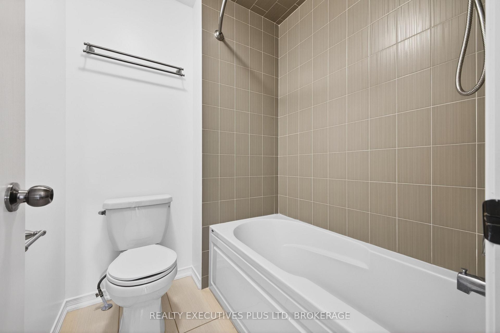 Photo 40 of 7829 Buckeye Crescent, Niagara Falls, Brown — HOMEH