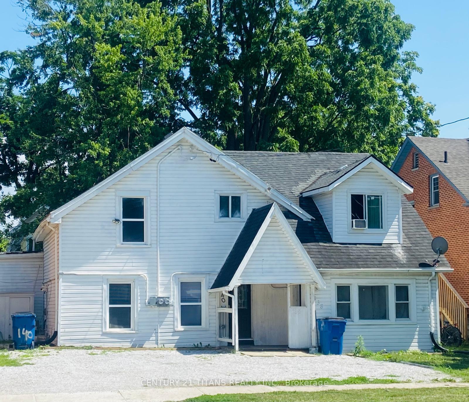 Front of 138-140 Grand Avenue E