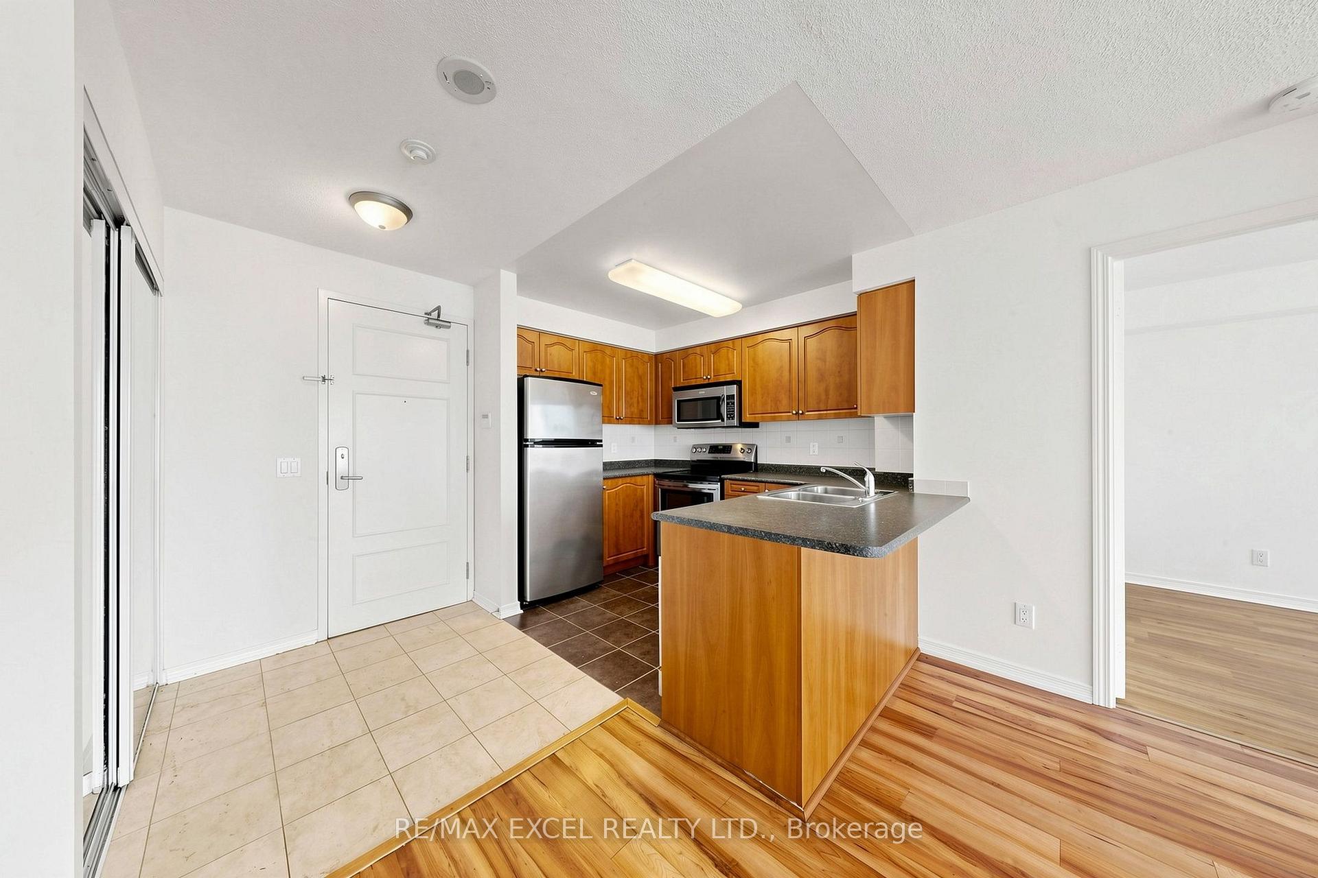 Photo 13 of Unit 508, 350 Red Maple Road, Richmond Hill, Langstaff — HOMEH
