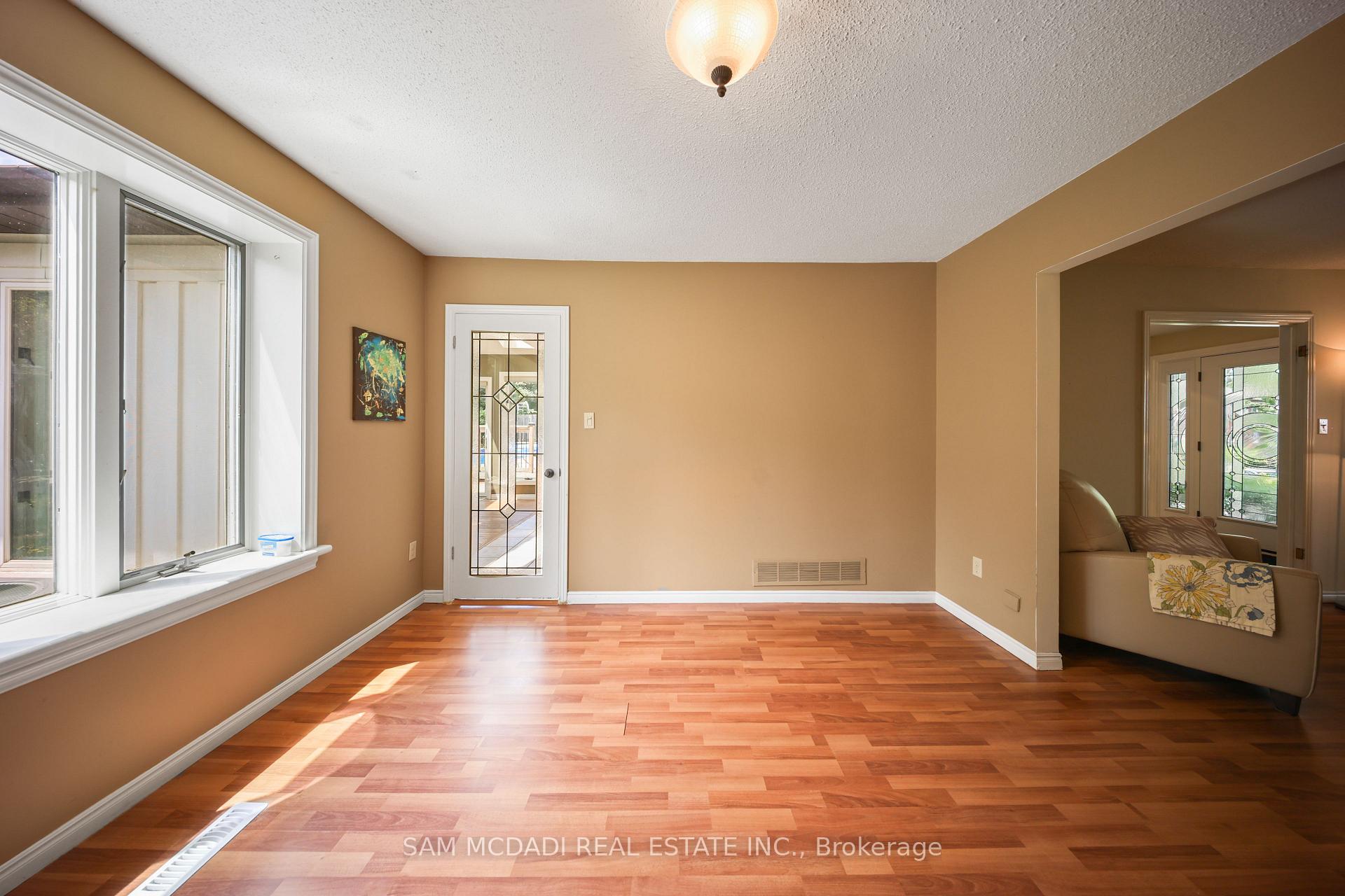 Photo 9 of 8 Nomad Court, Grimsby, Grimsby Beach — HOMEH