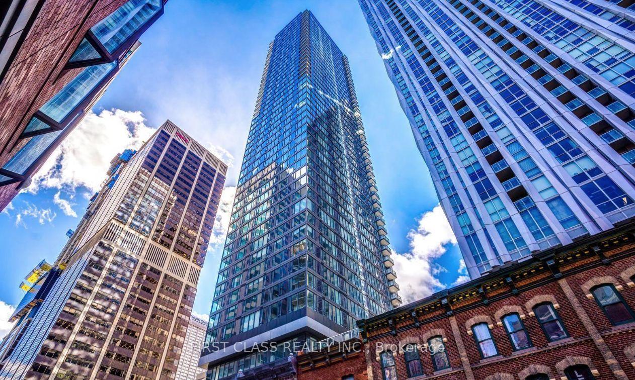 Photo 3 of Unit 3604, 8 Cumberland Street, Toronto, The Annex — HOMEH