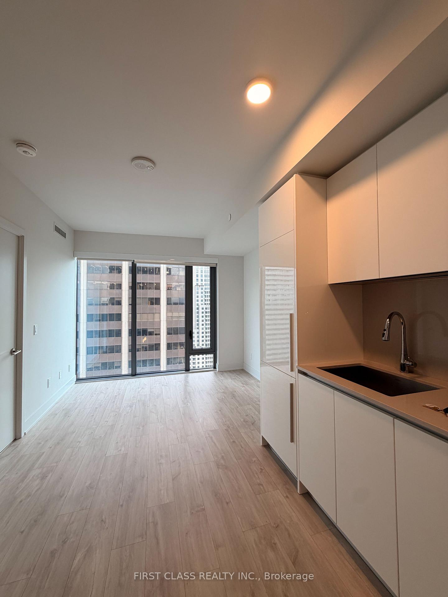 Photo 9 of Unit 3604, 8 Cumberland Street, Toronto, The Annex — HOMEH