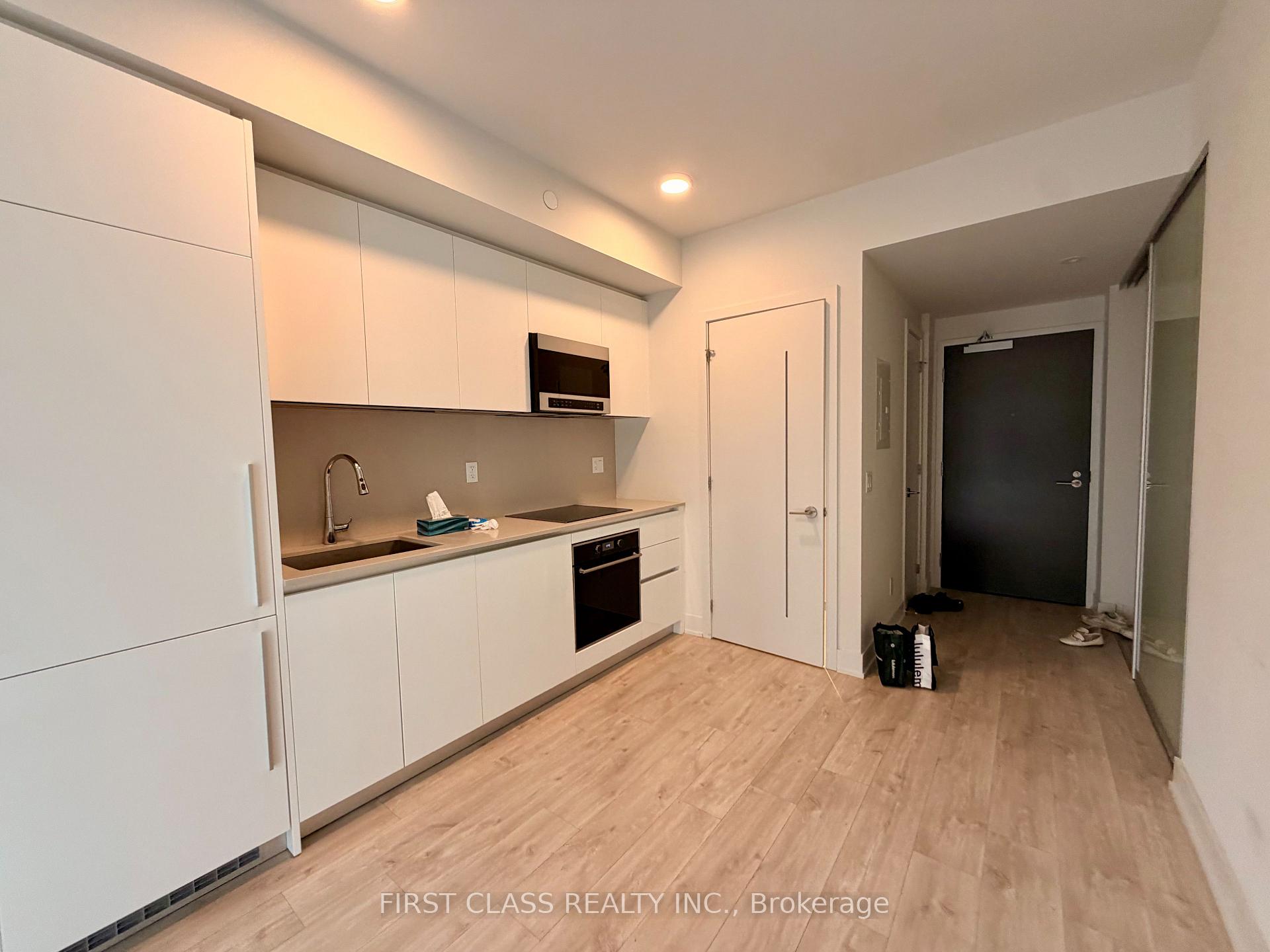Photo 5 of Unit 3604, 8 Cumberland Street, Toronto, The Annex — HOMEH