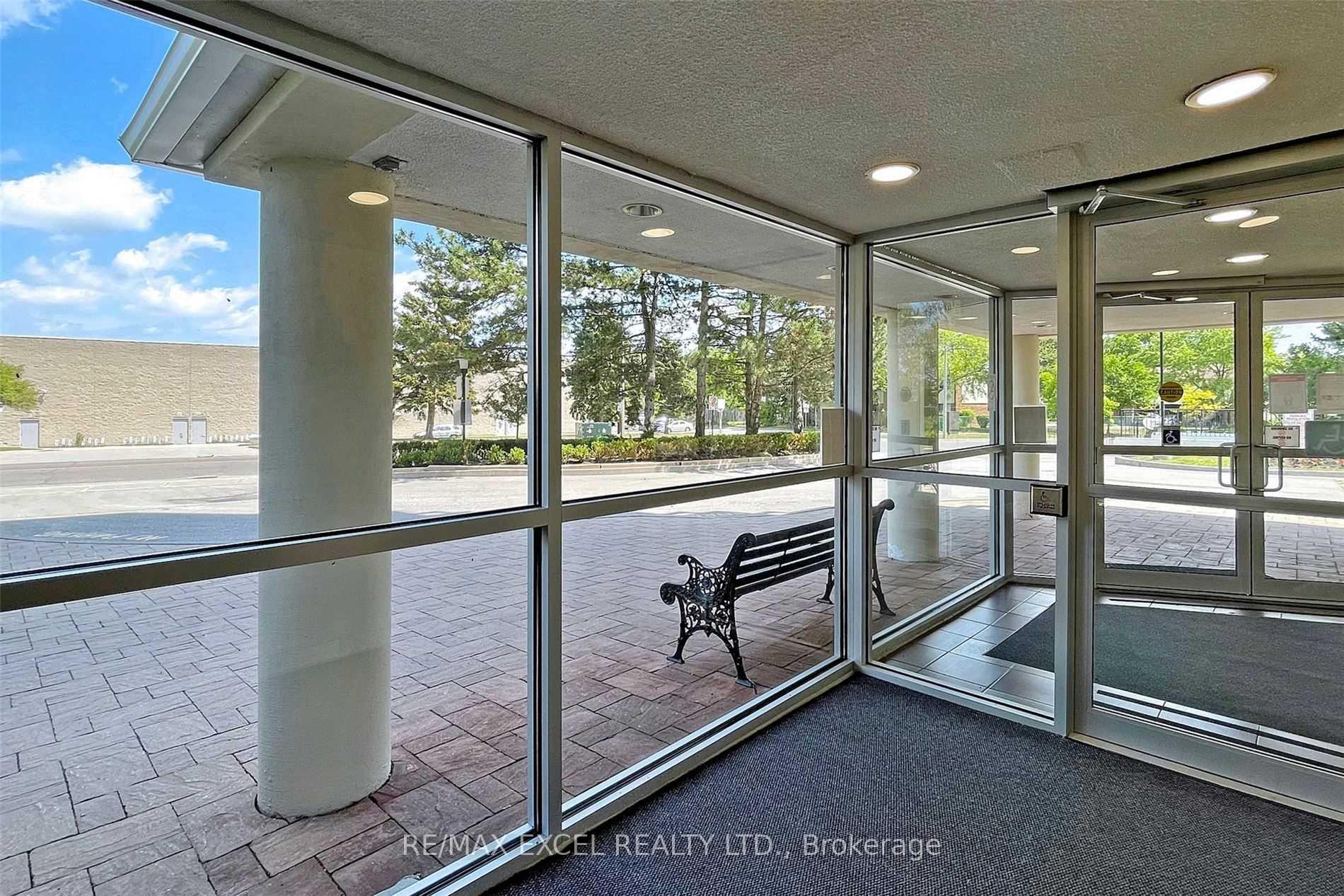 Photo 4 of Unit 907, 2500 Bridletowne Circle, Scarborough, L'Amoreaux — HOMEH