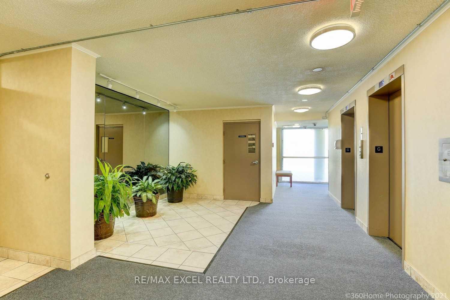 Photo 6 of Unit 907, 2500 Bridletowne Circle, Scarborough, L'Amoreaux — HOMEH