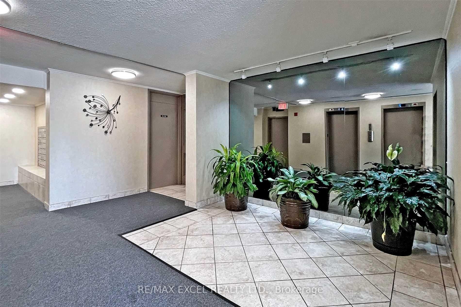 Photo 8 of Unit 907, 2500 Bridletowne Circle, Scarborough, L'Amoreaux — HOMEH