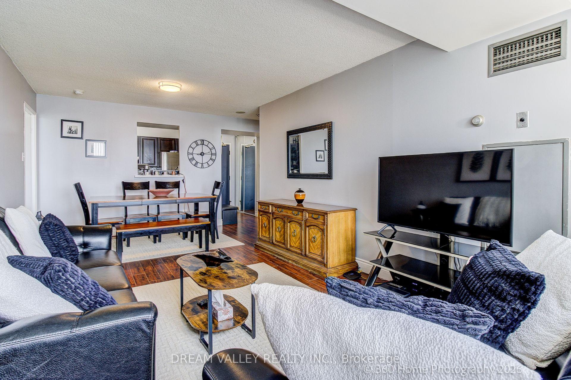 Photo 6 of Unit 811, 330 Mccowan Road, Scarborough, Eglinton East — HOMEH