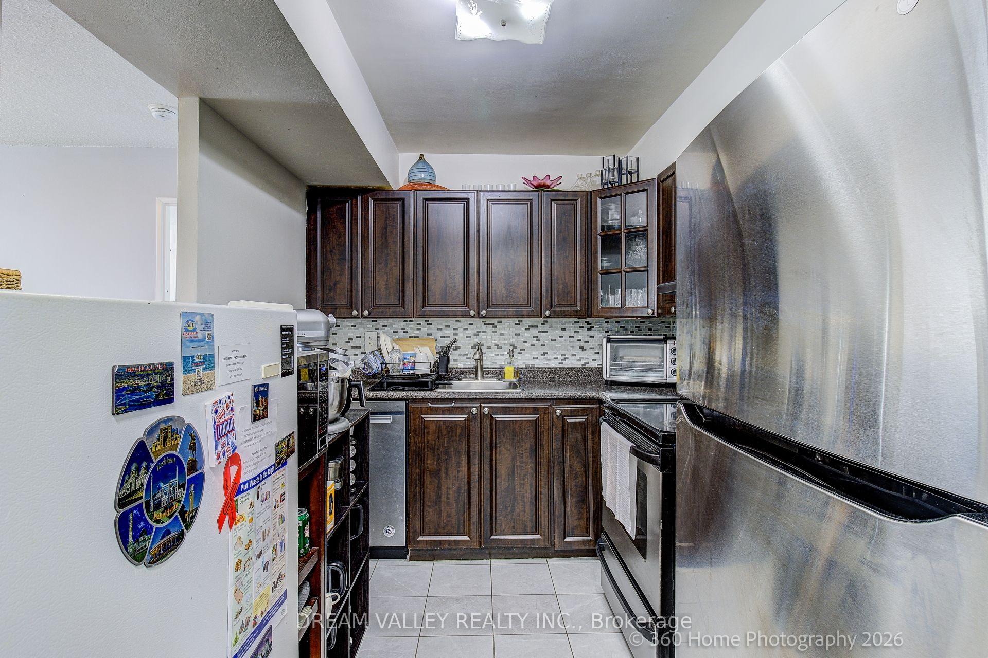 Photo 11 of Unit 811, 330 Mccowan Road, Scarborough, Eglinton East — HOMEH