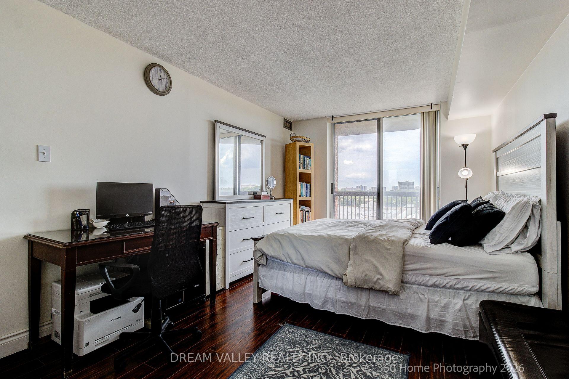 Photo 14 of Unit 811, 330 Mccowan Road, Scarborough, Eglinton East — HOMEH