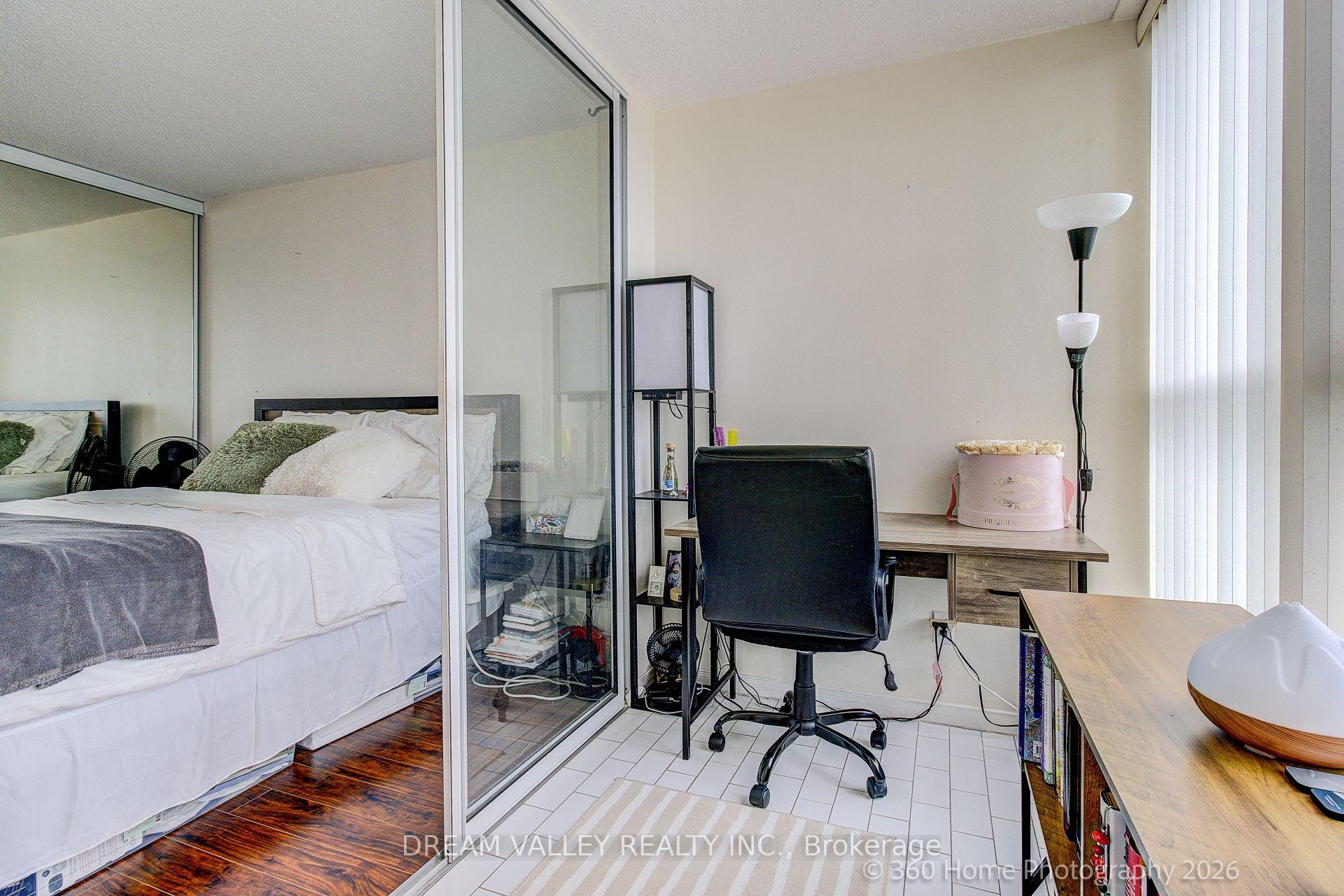 Photo 18 of Unit 811, 330 Mccowan Road, Scarborough, Eglinton East — HOMEH