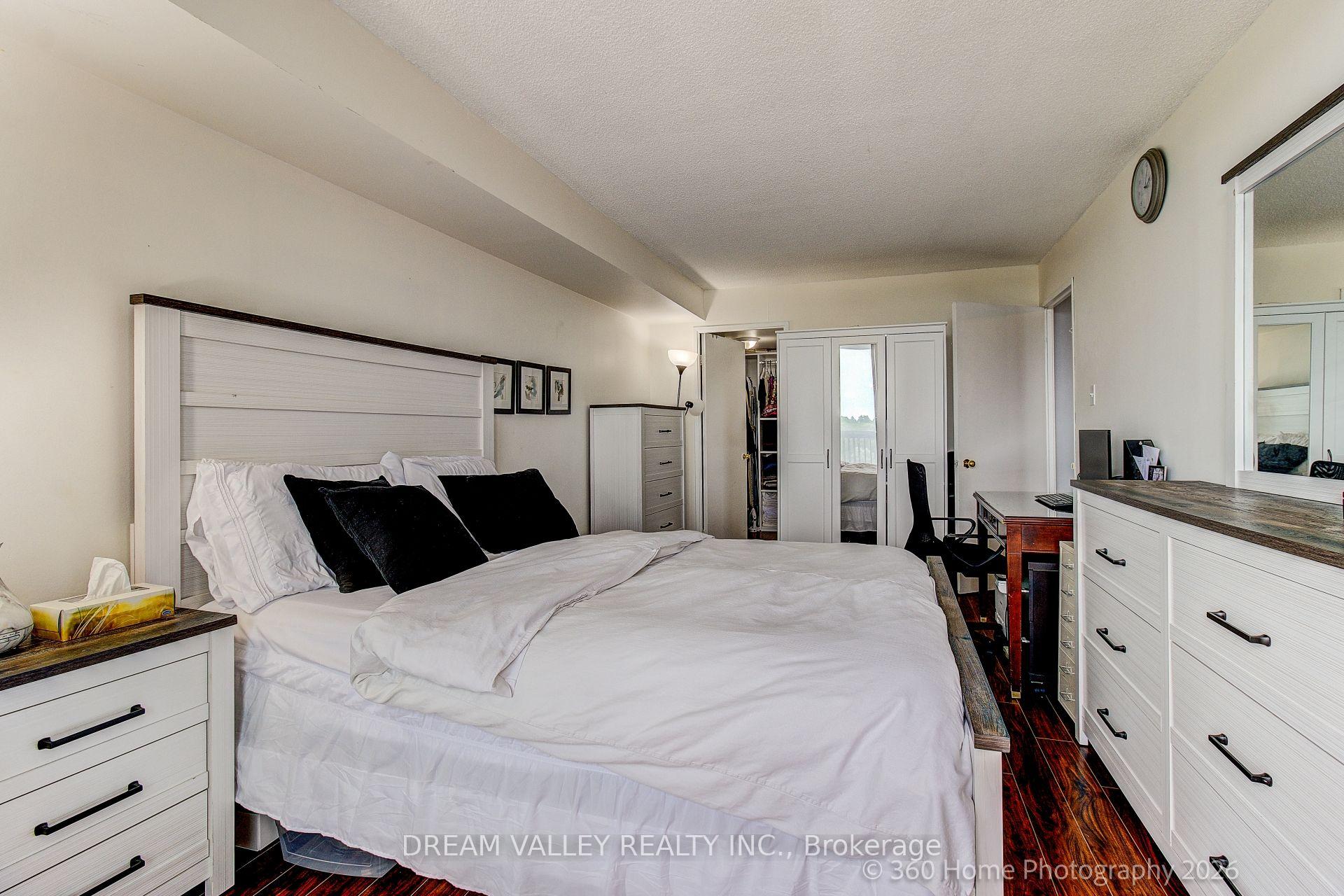Photo 20 of Unit 811, 330 Mccowan Road, Scarborough, Eglinton East — HOMEH