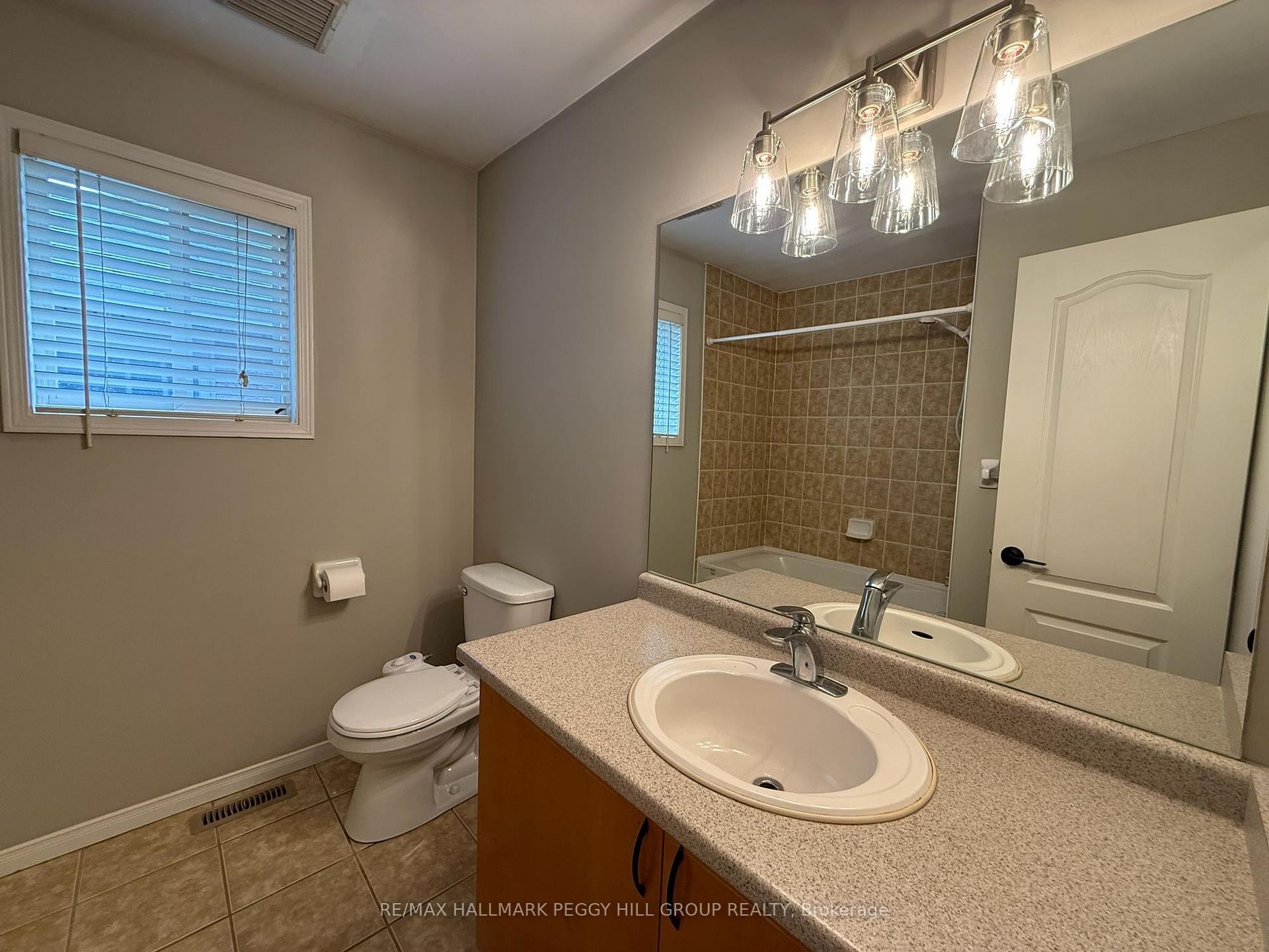 Photo 5 of Unit Main, 171 Hanmer Street E, Barrie, East Bayfield — HOMEH