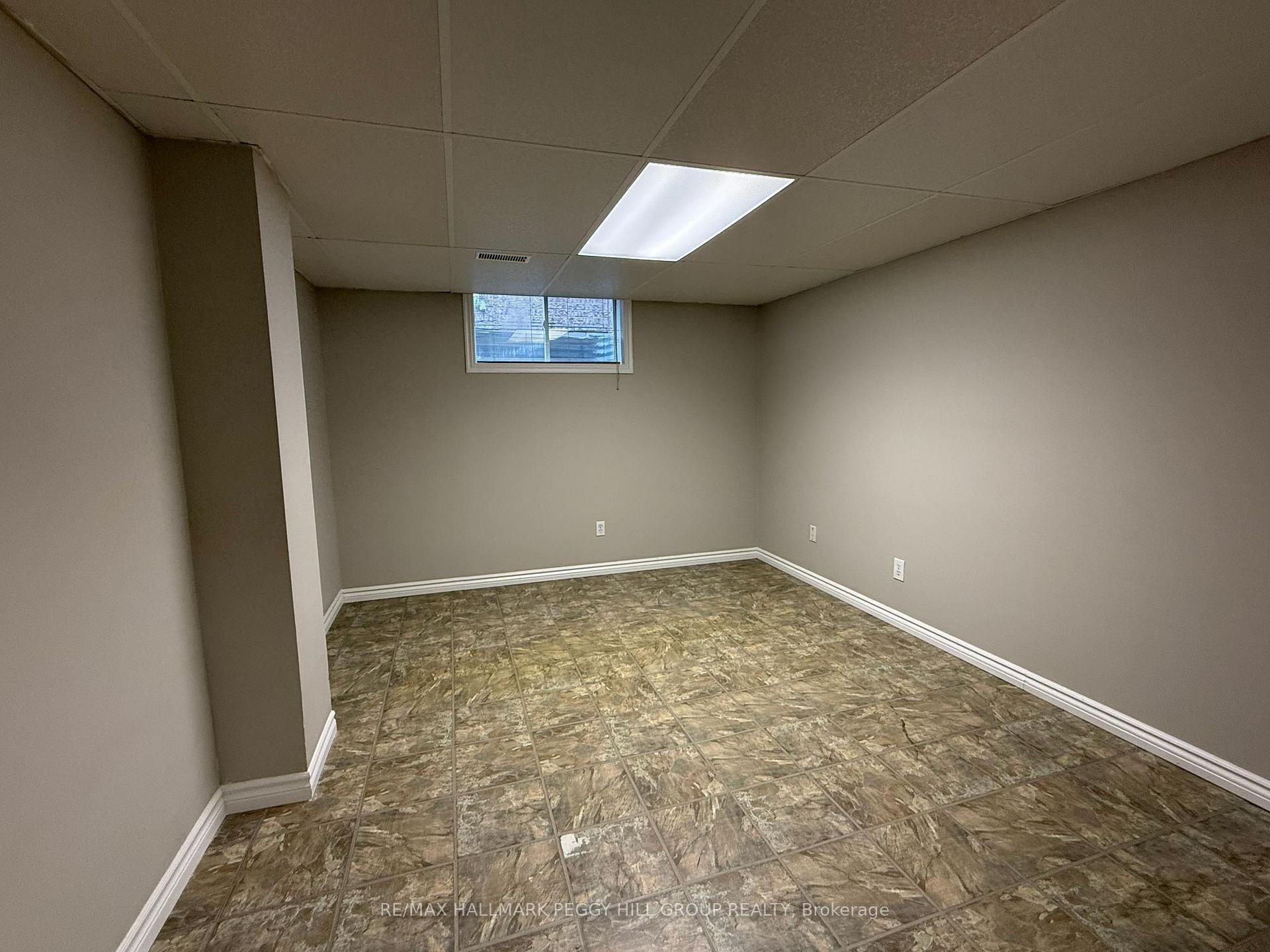Photo 8 of Unit Main, 171 Hanmer Street E, Barrie, East Bayfield — HOMEH