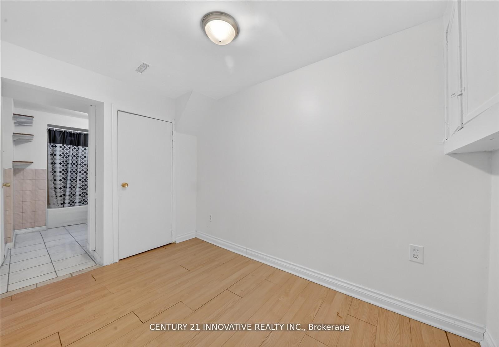 Photo 33 of 23 Northgate Boulevard, Brampton, Westgate — HOMEH