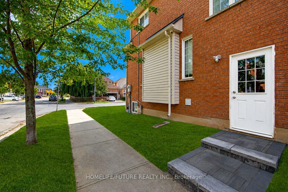 Photo 4 of Unit Bsmt, 230 Ellis Crescent, Milton, Dempsey — HOMEH