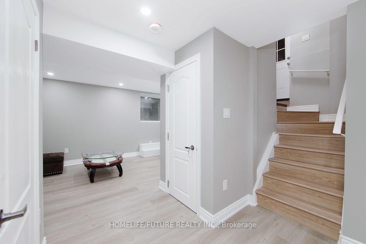 Photo 5 of Unit Bsmt, 230 Ellis Crescent, Milton, Dempsey — HOMEH