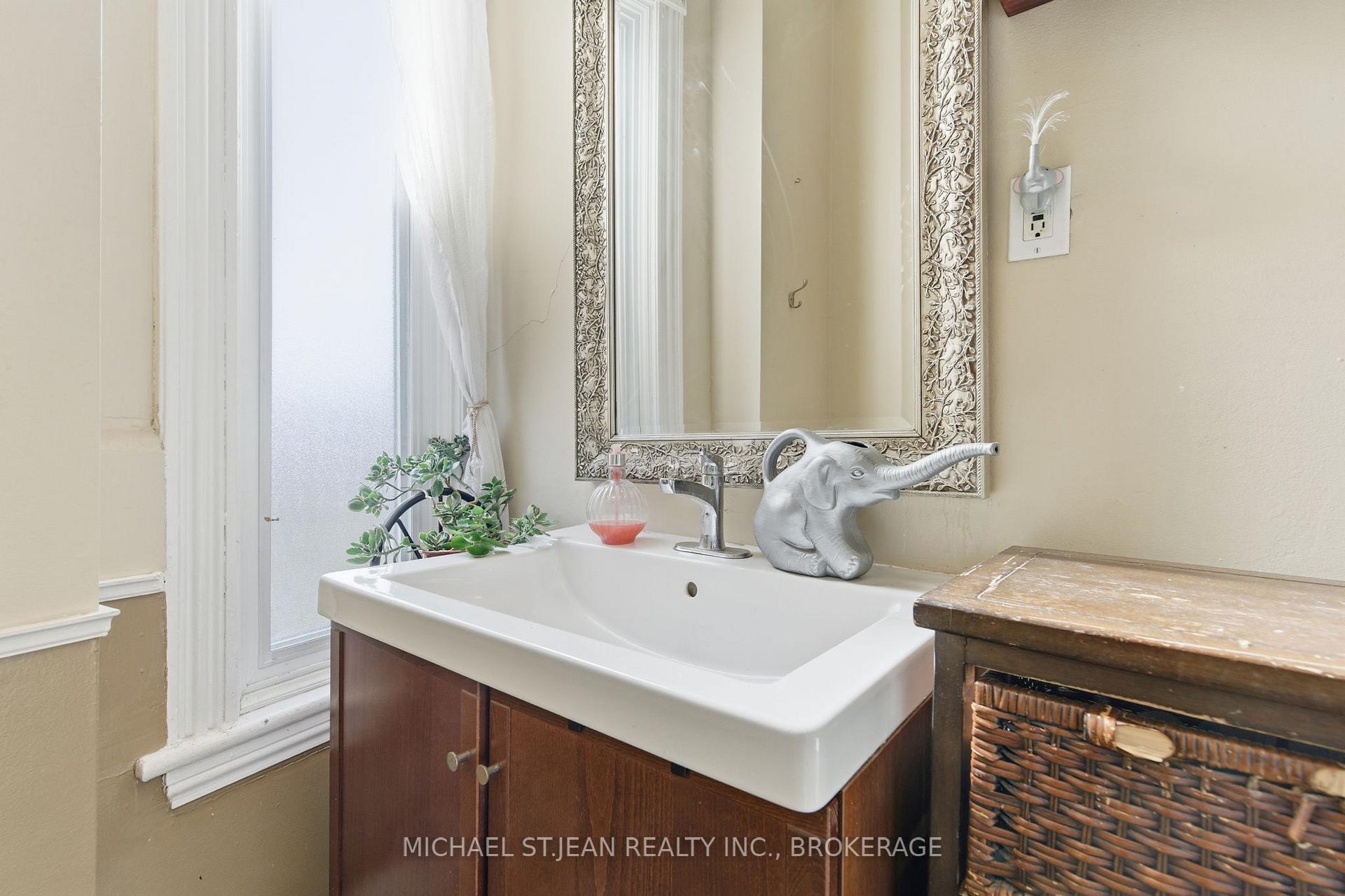 Photo 13 of 30 Ontario Avenue, Hamilton, Stinson — HOMEH