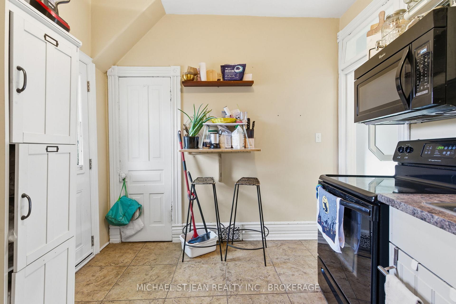 Photo 16 of 30 Ontario Avenue, Hamilton, Stinson — HOMEH