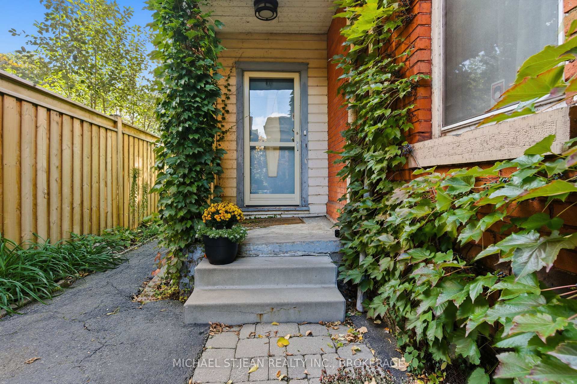 Photo 21 of 30 Ontario Avenue, Hamilton, Stinson — HOMEH