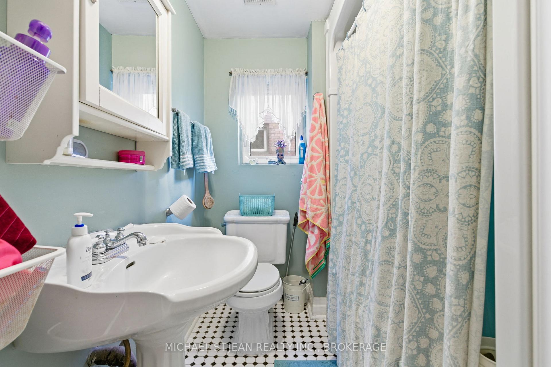 Photo 31 of 30 Ontario Avenue, Hamilton, Stinson — HOMEH