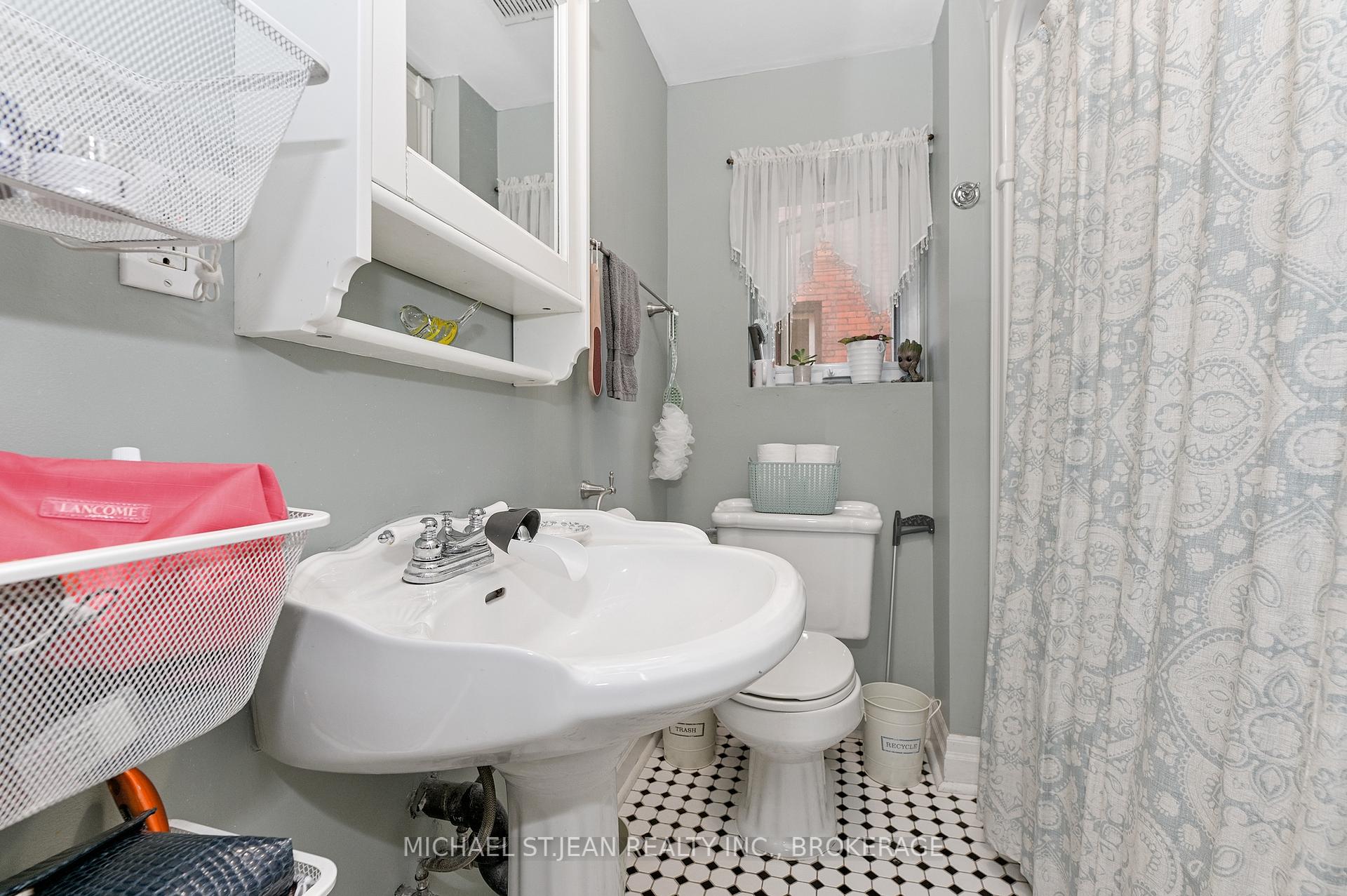 Photo 32 of 30 Ontario Avenue, Hamilton, Stinson — HOMEH
