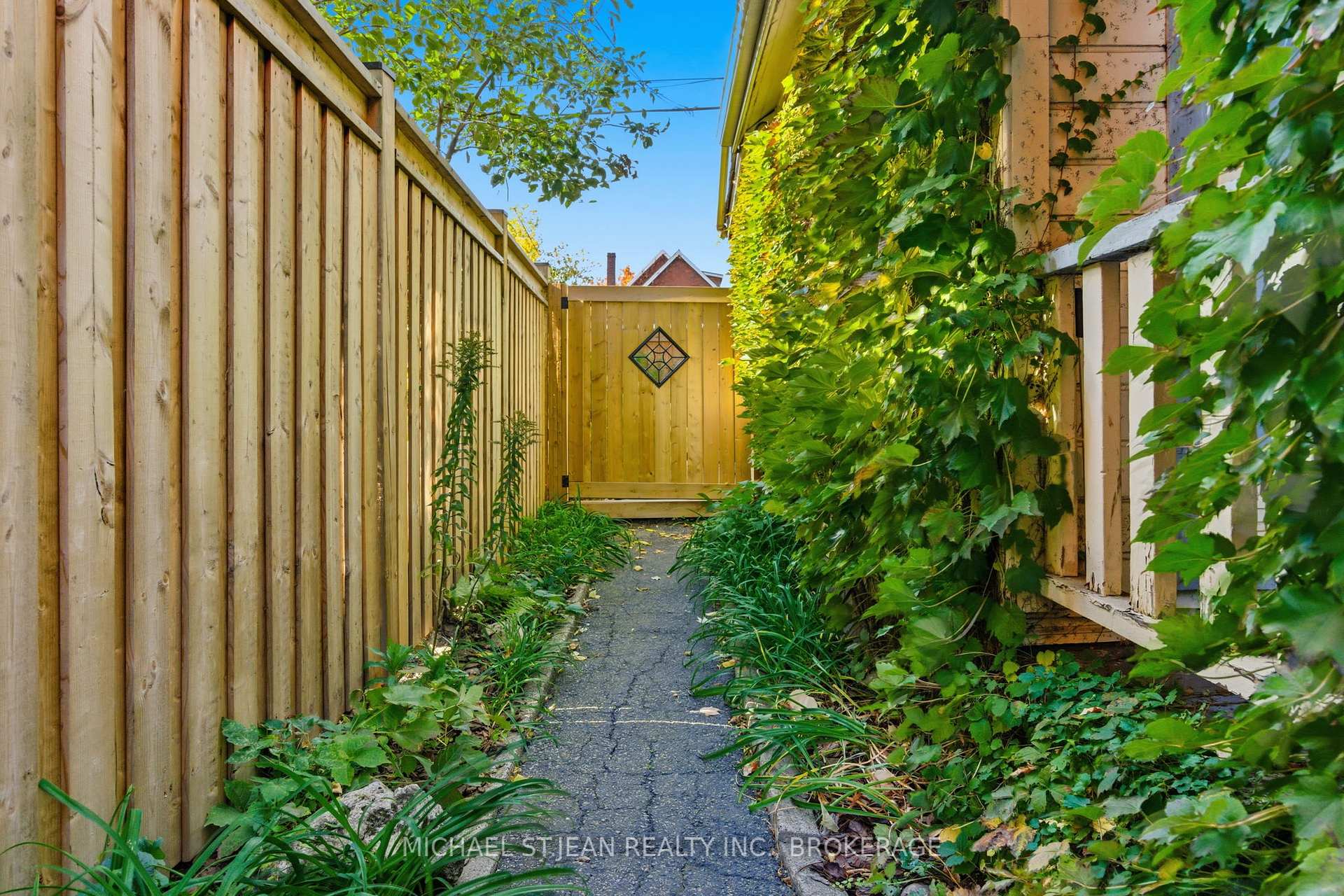 Photo 20 of 30 Ontario Avenue, Hamilton, Stinson — HOMEH