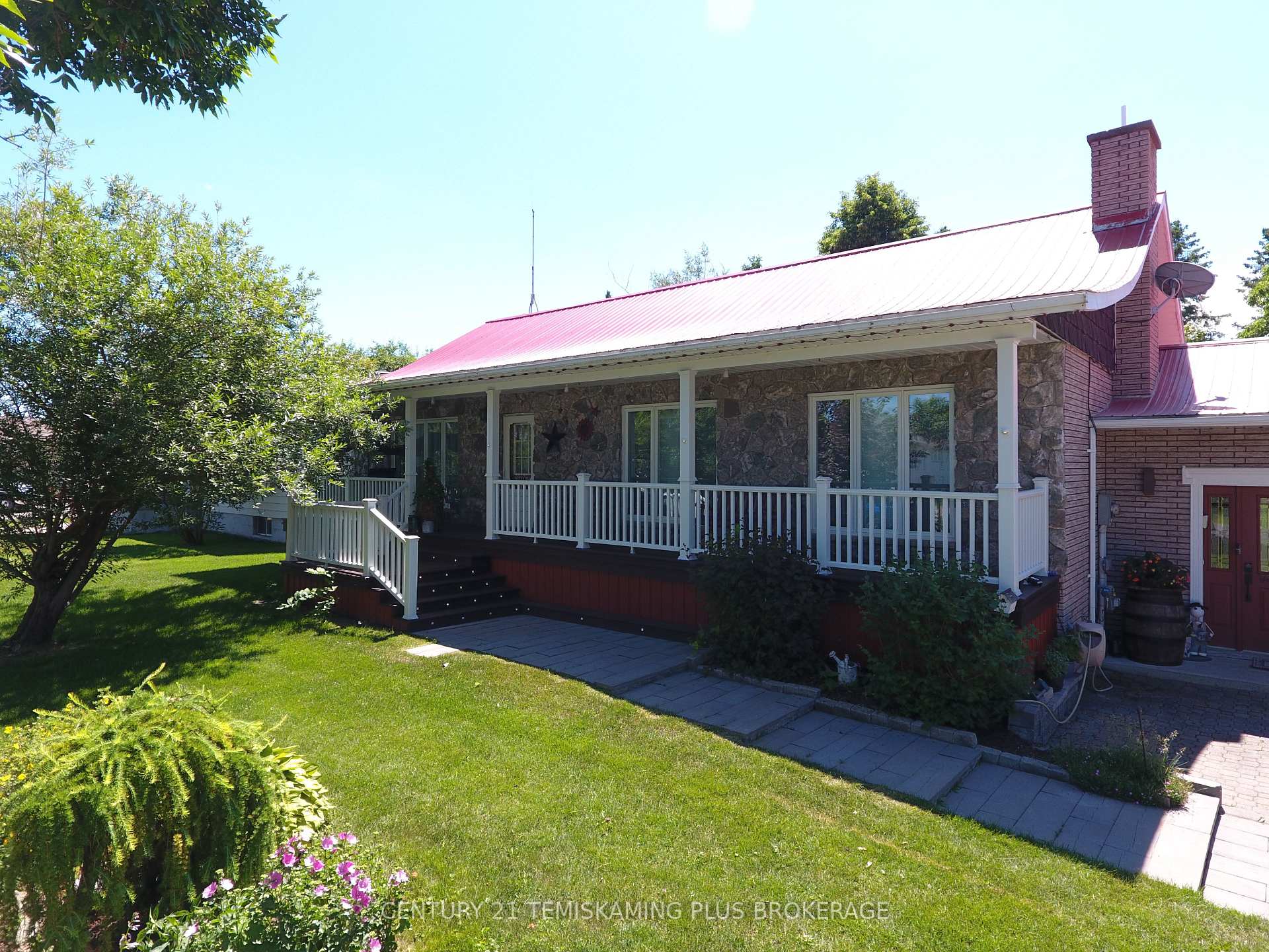 Photo 2 of 23 Twelfth Street E, Armstrong, Earlton — HOMEH