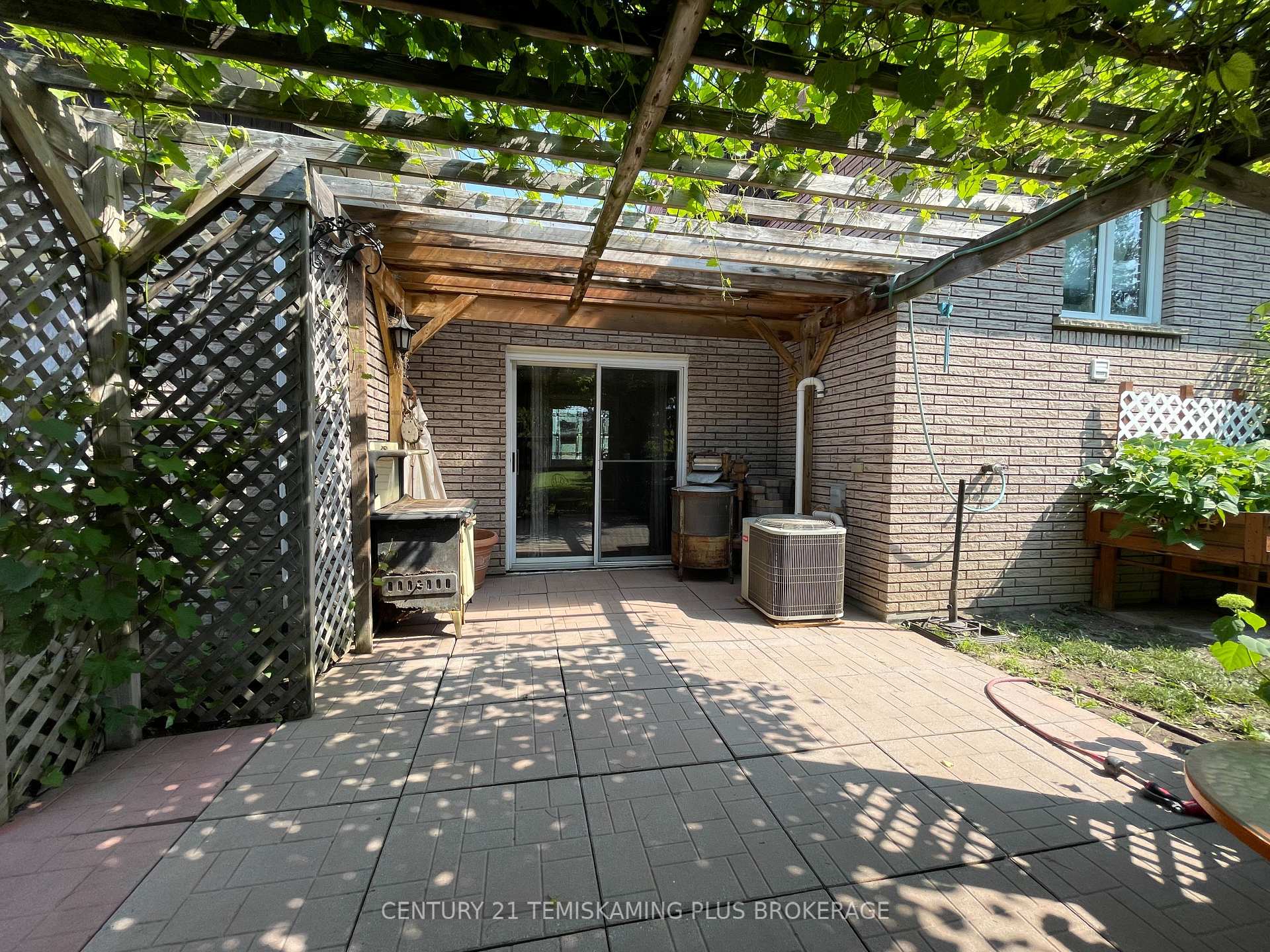 Photo 10 of 23 Twelfth Street E, Armstrong, Earlton — HOMEH