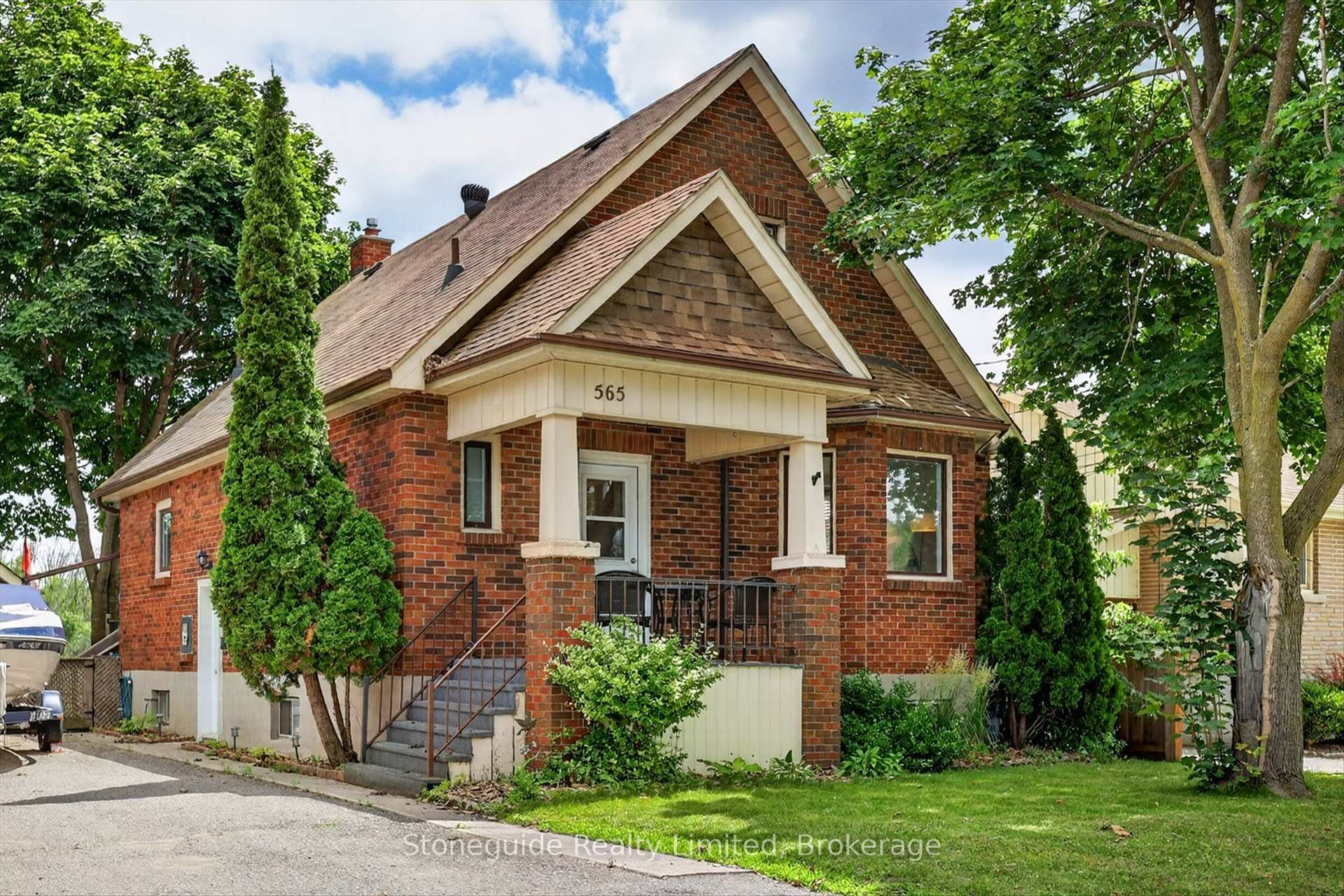 Photo 1 of 565 Riverside Drive, Peterborough, Otonabee Ward 1 — HOMEH