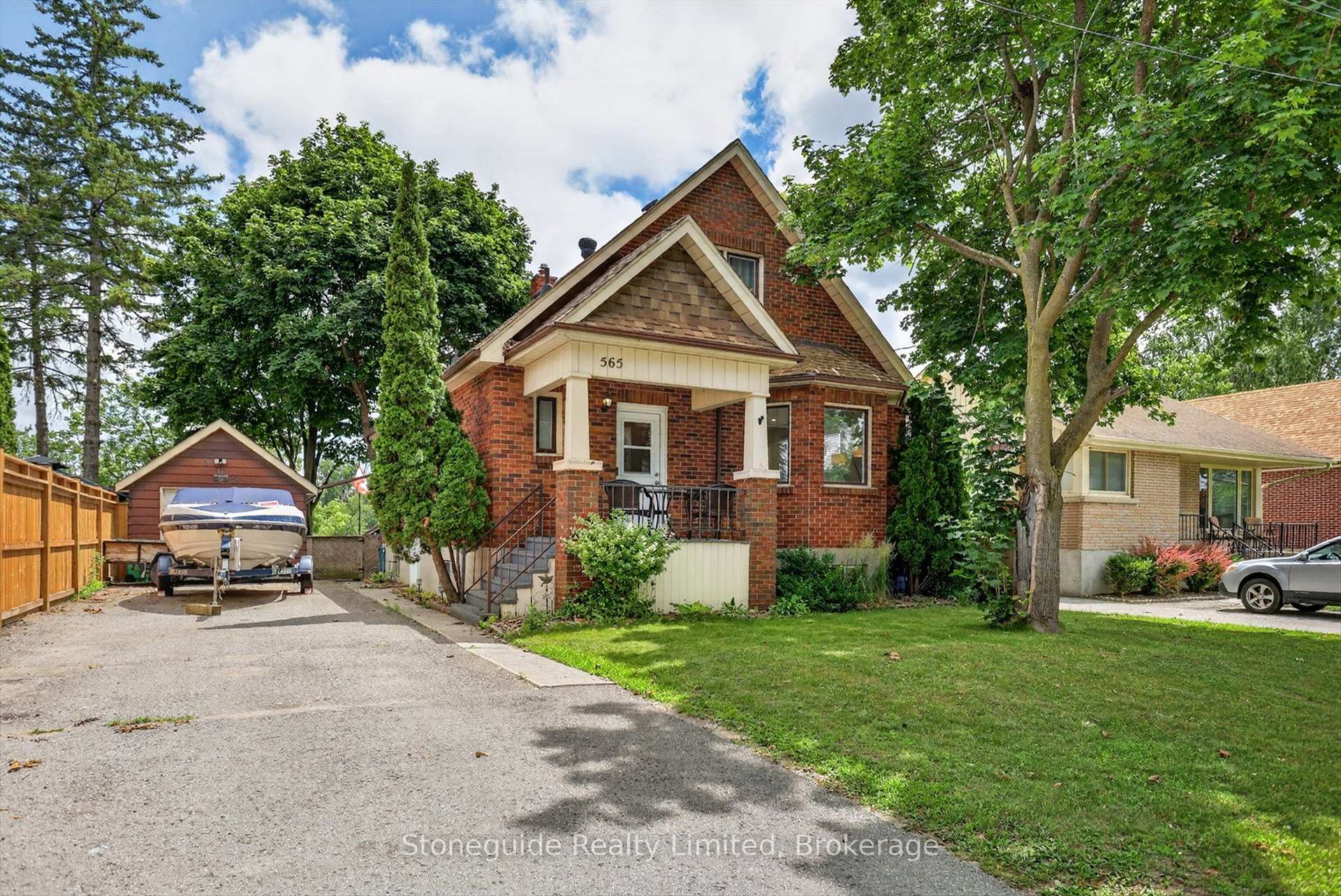 Photo 2 of 565 Riverside Drive, Peterborough, Otonabee Ward 1 — HOMEH