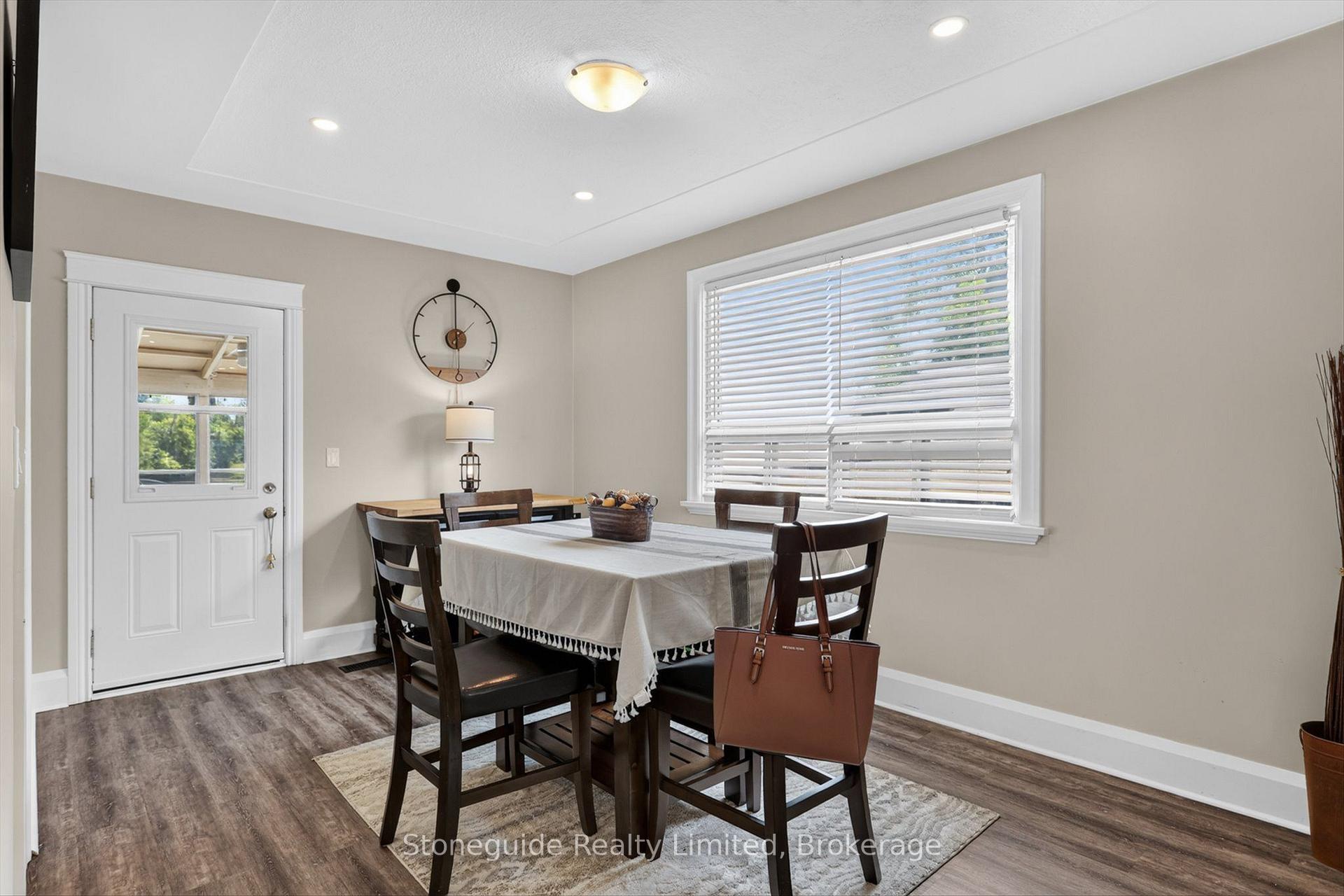 Photo 10 of 565 Riverside Drive, Peterborough, Otonabee Ward 1 — HOMEH