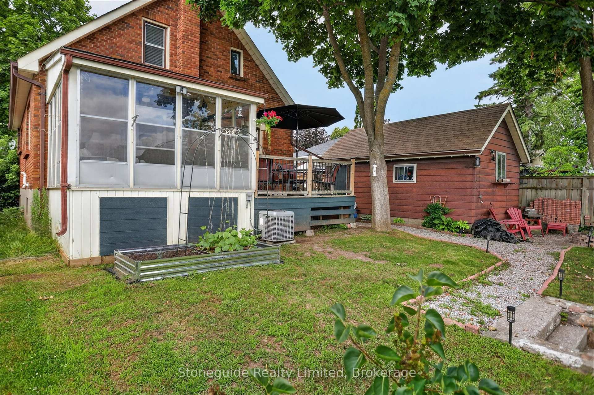 Photo 38 of 565 Riverside Drive, Peterborough, Otonabee Ward 1 — HOMEH