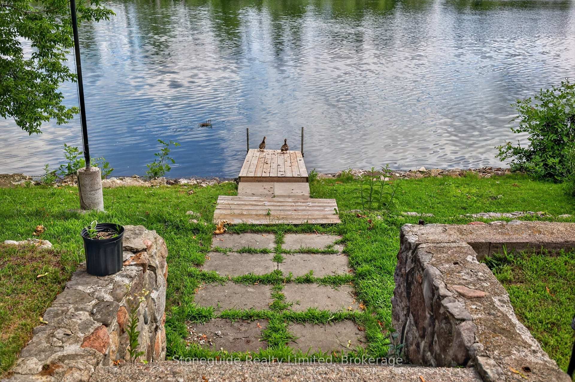 Photo 39 of 565 Riverside Drive, Peterborough, Otonabee Ward 1 — HOMEH