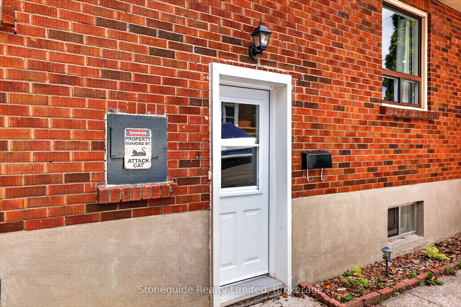 Photo 42 of 565 Riverside Drive, Peterborough, Otonabee Ward 1 — HOMEH