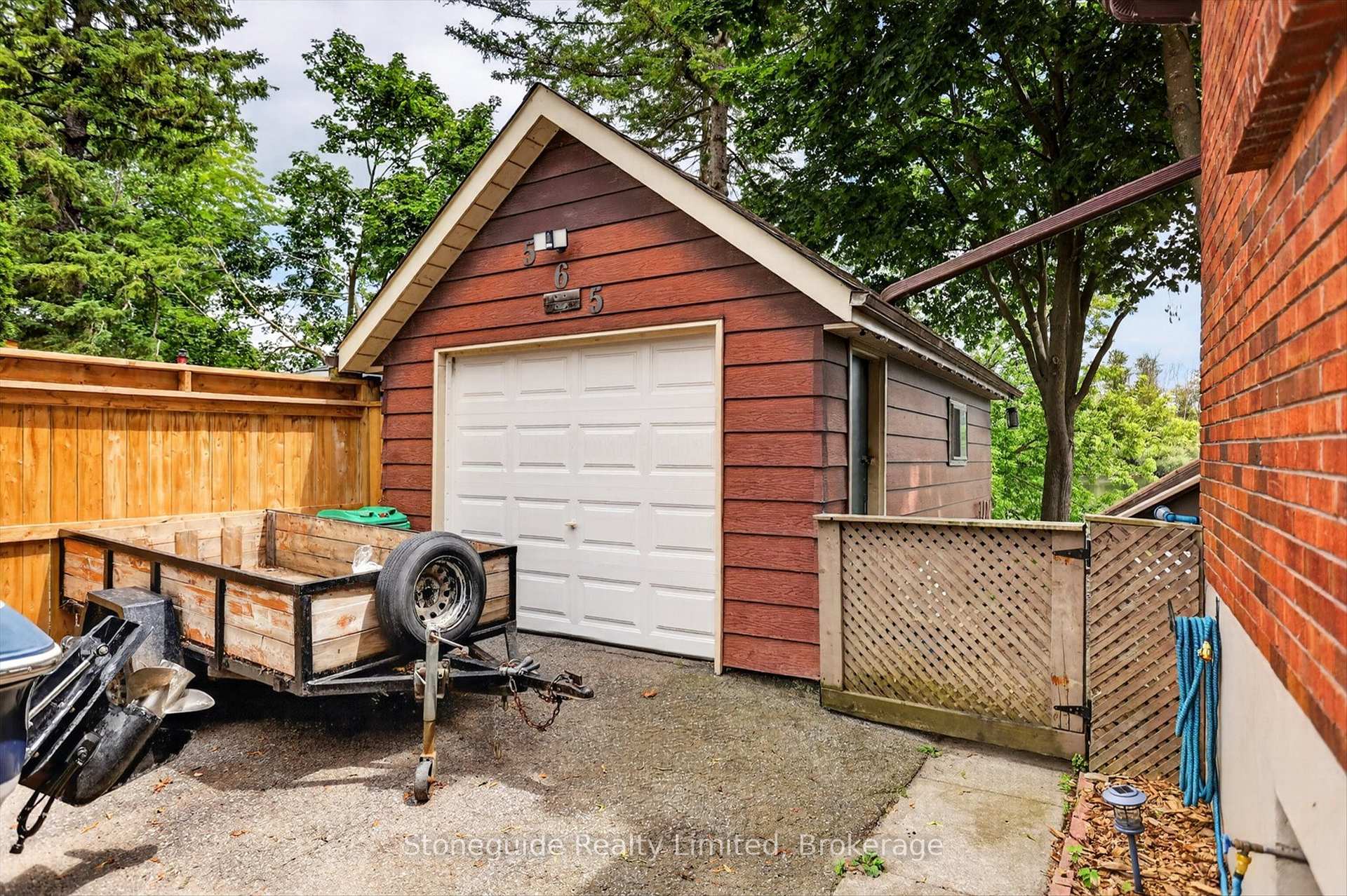 Photo 43 of 565 Riverside Drive, Peterborough, Otonabee Ward 1 — HOMEH