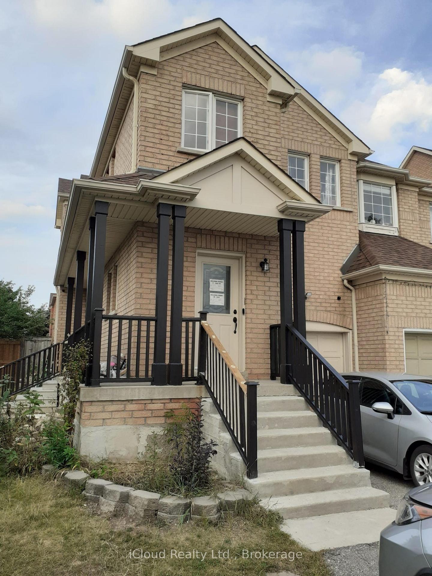 Front of Unit Bsmt, 6607 Song Bird Crescent