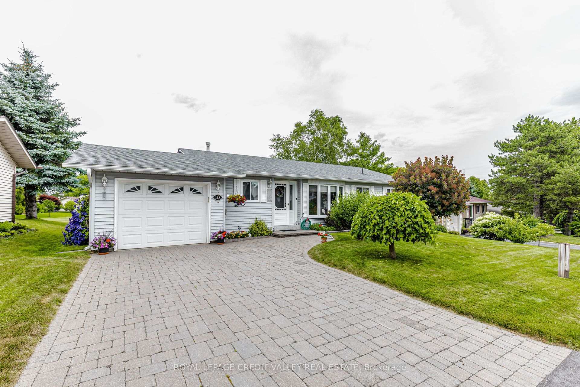 Photo of 118 Tecumseth Pines Drive