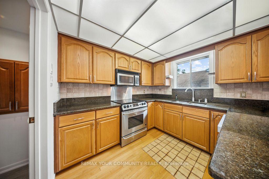 Photo 11 of 431 Innisfil Street, Barrie, Allandale Heights — HOMEH