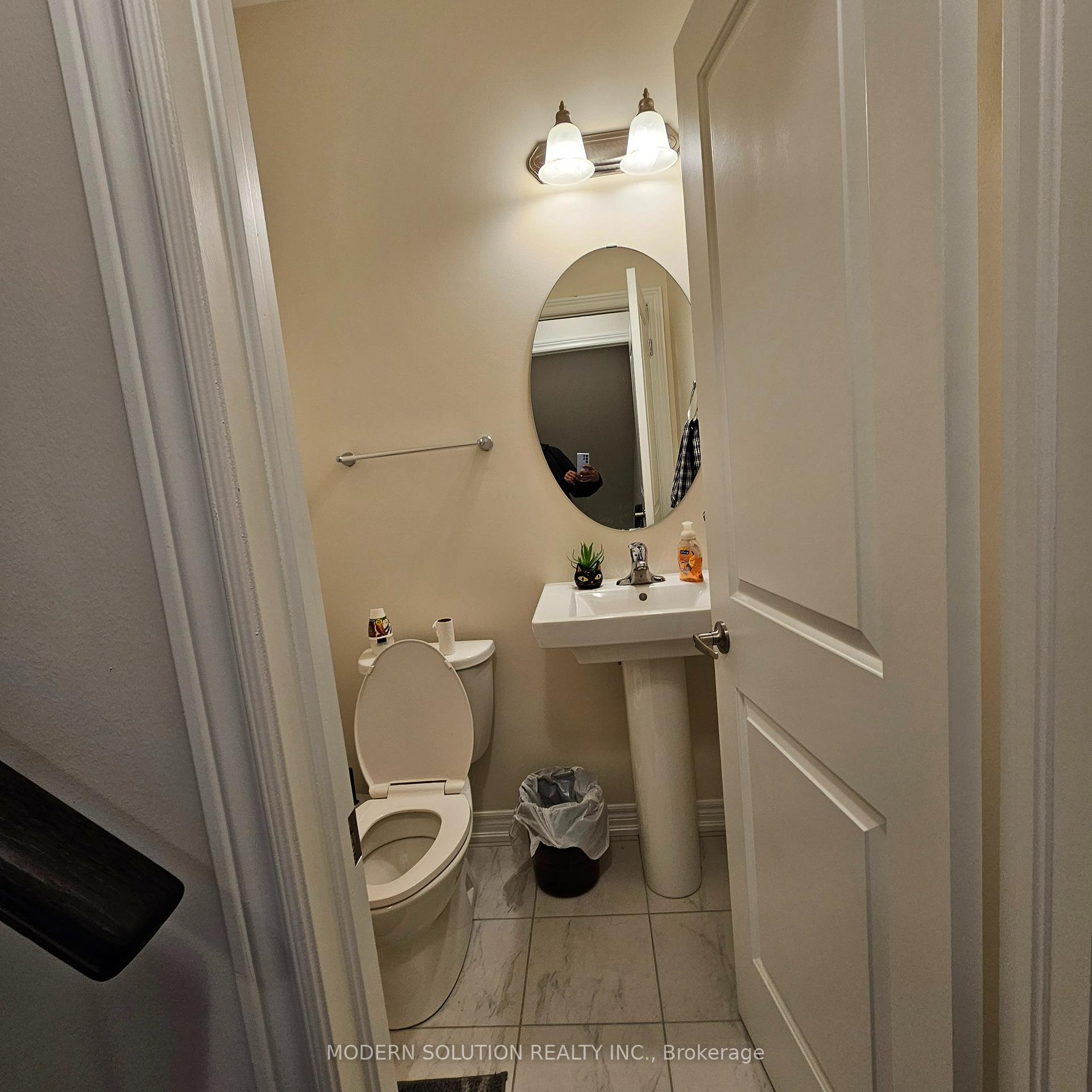 Photo 10 of 23 Gloria Street, Kitchener, Huron Park — HOMEH