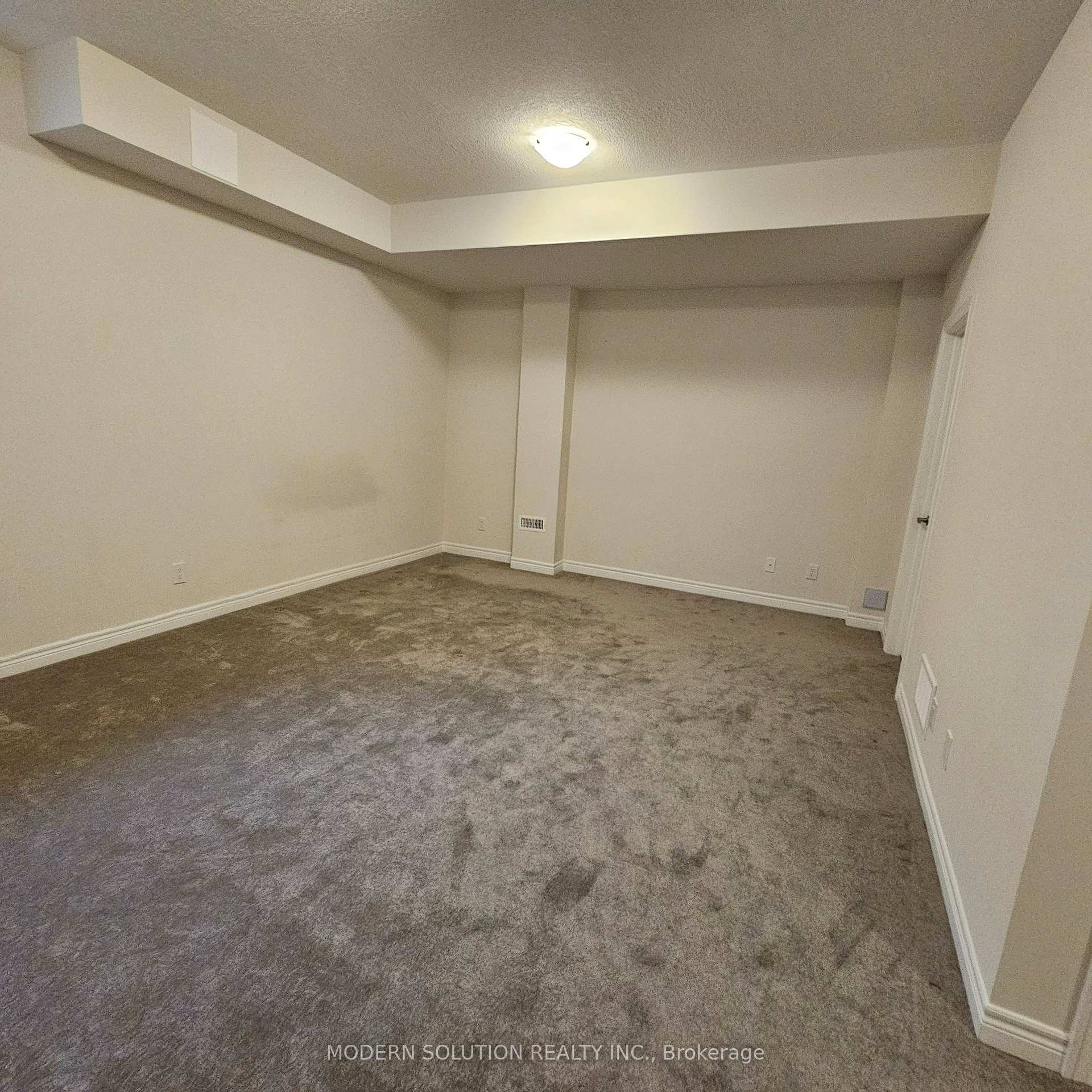 Photo 15 of 23 Gloria Street, Kitchener, Huron Park — HOMEH