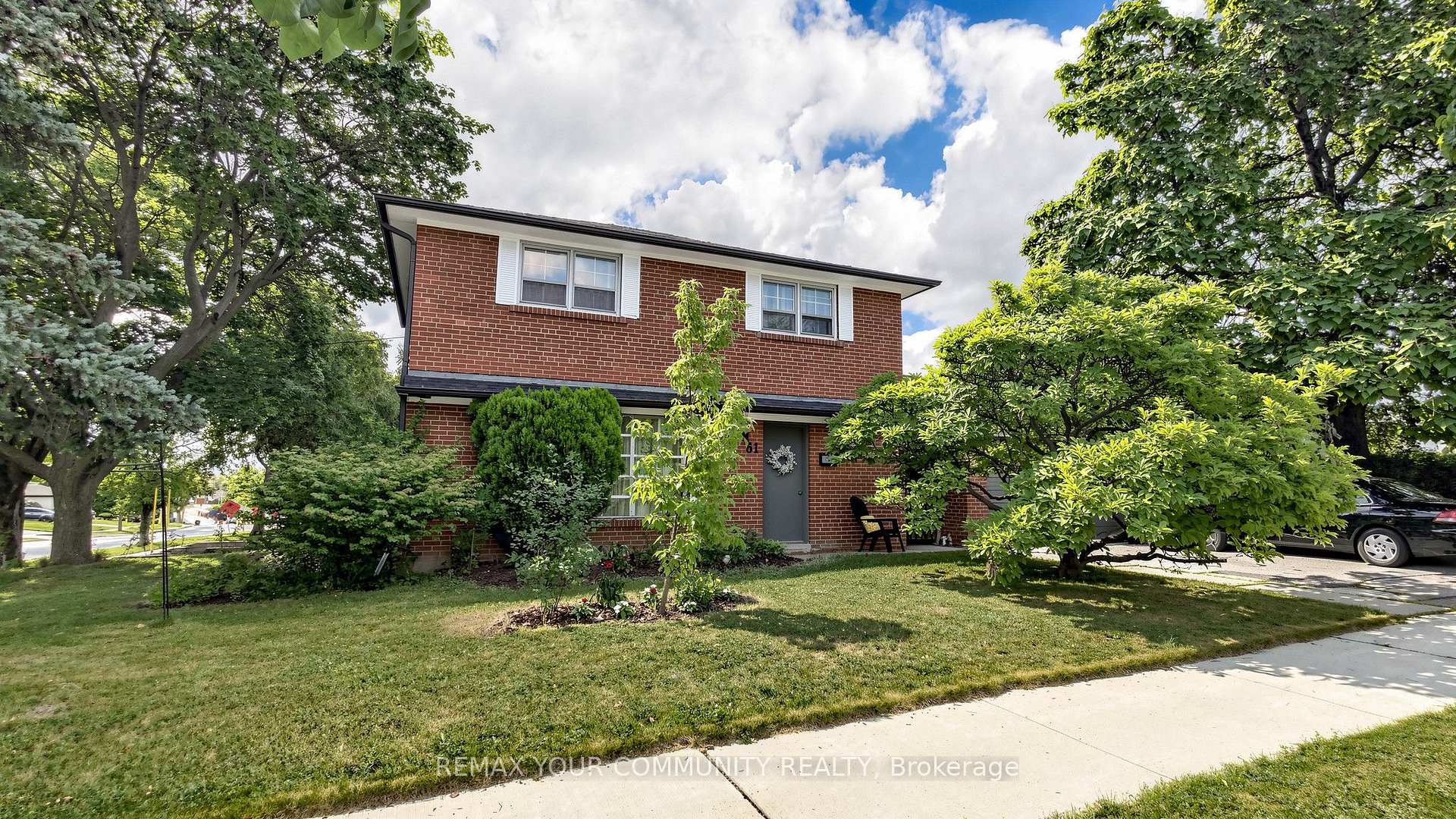 Photo 1 of 61 Norfield Crescent, Etobicoke, Elms-Old Rexdale — HOMEH