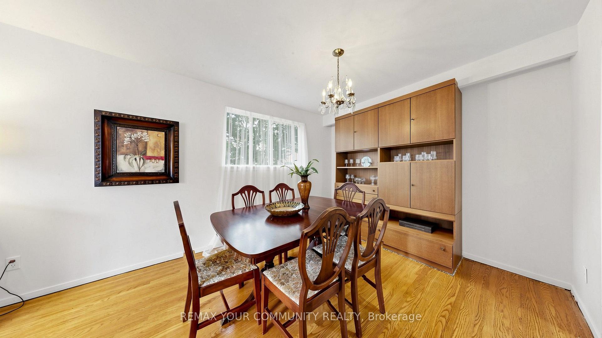 Photo 7 of 61 Norfield Crescent, Etobicoke, Elms-Old Rexdale — HOMEH