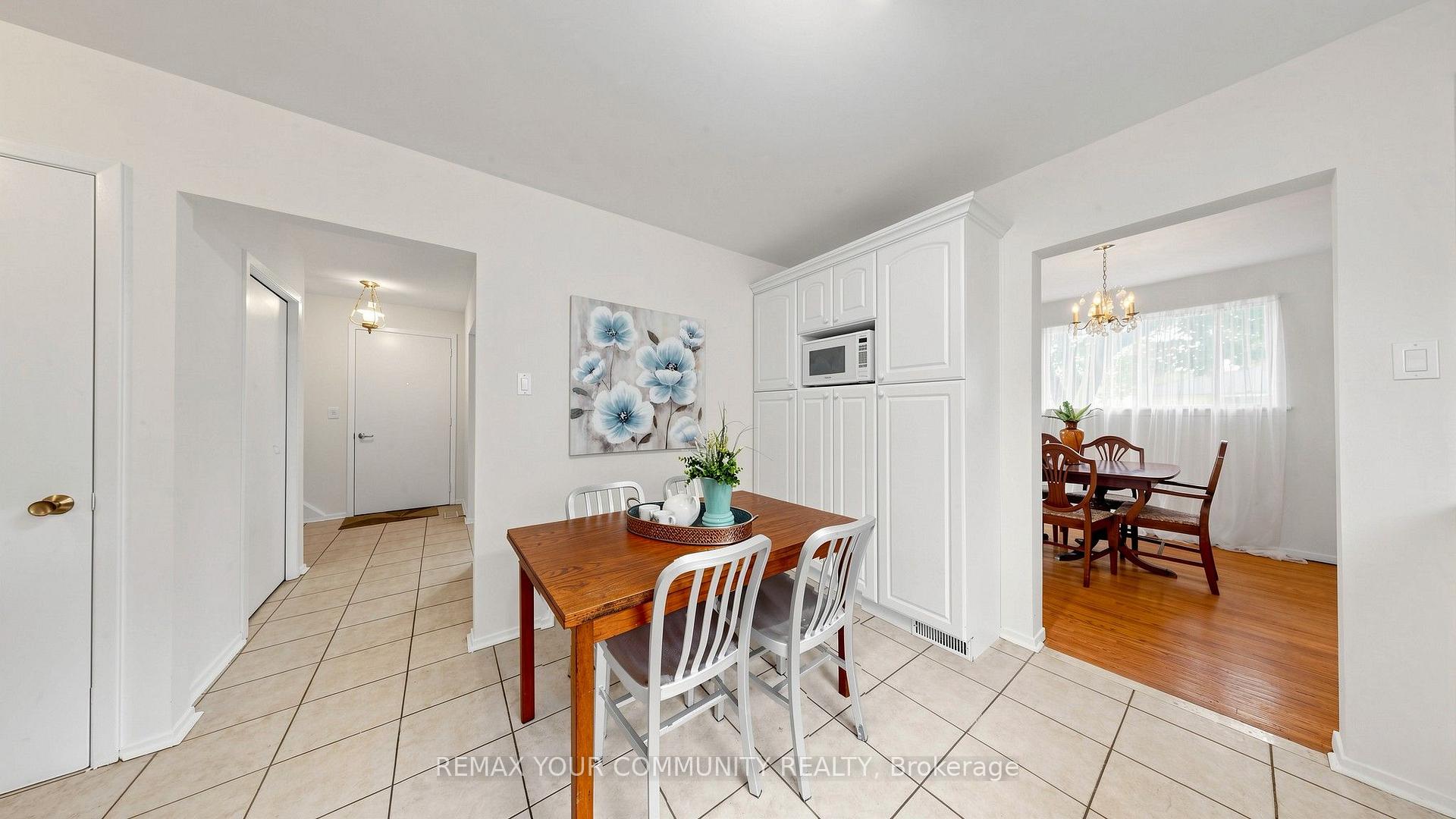 Photo 10 of 61 Norfield Crescent, Etobicoke, Elms-Old Rexdale — HOMEH