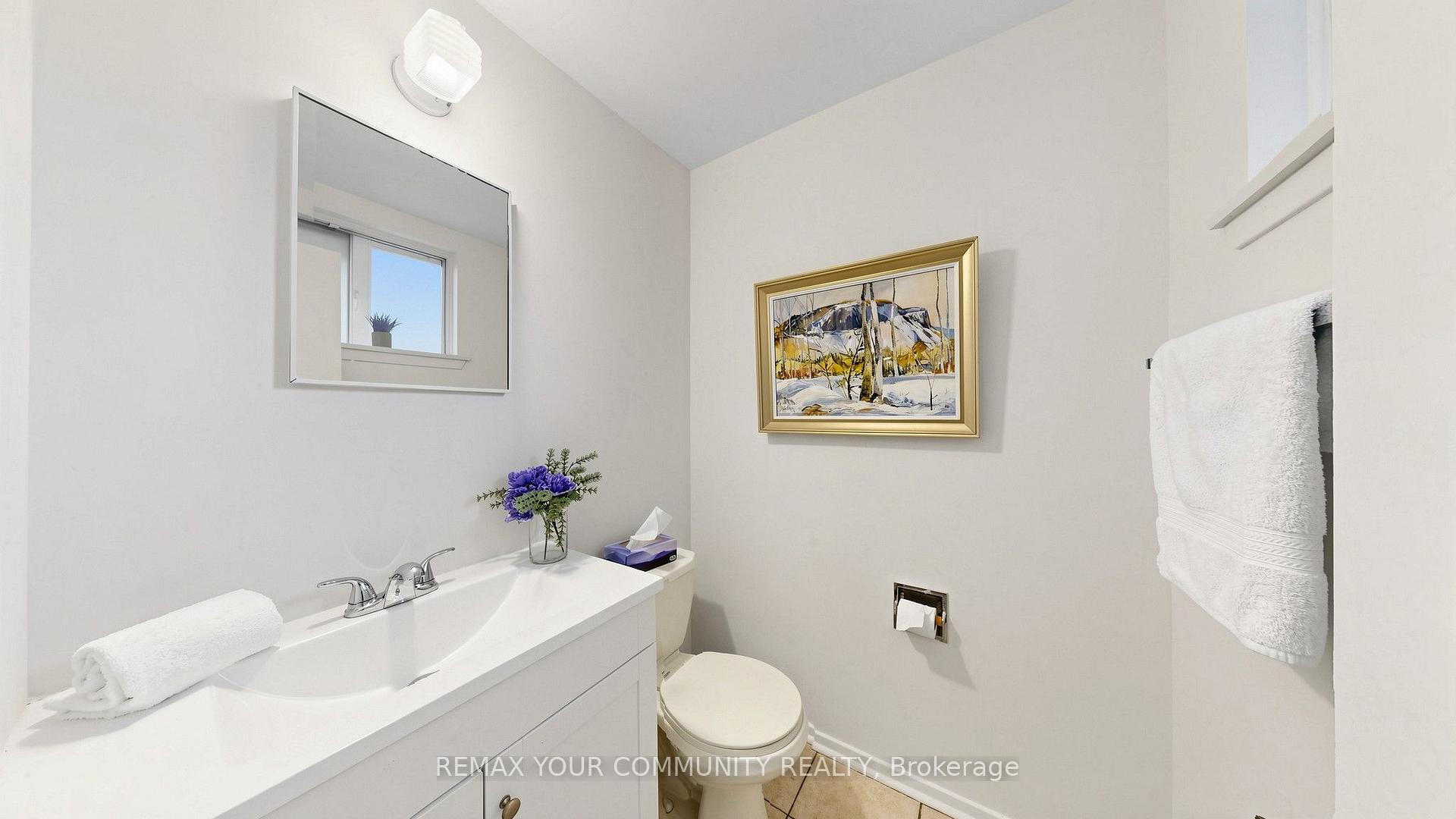 Photo 11 of 61 Norfield Crescent, Etobicoke, Elms-Old Rexdale — HOMEH